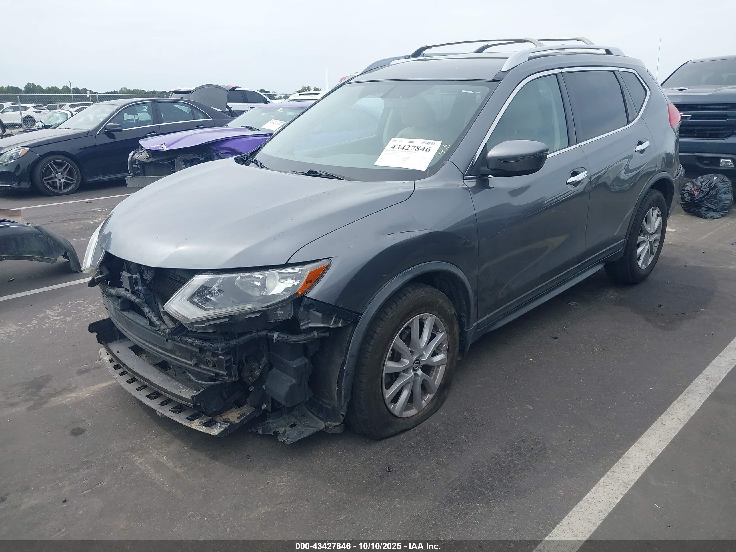 NISSAN ROGUE image 2