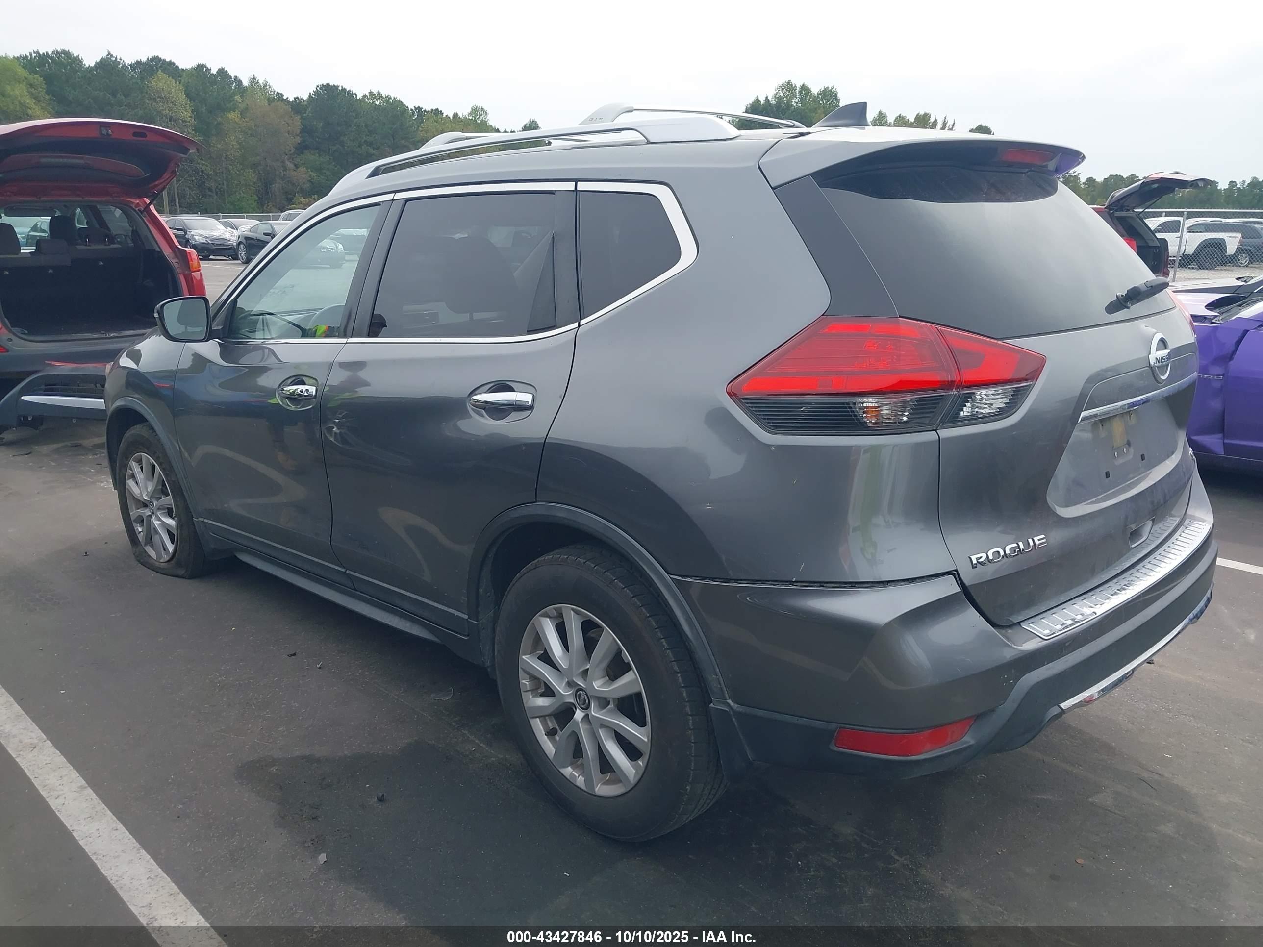 NISSAN ROGUE image 3