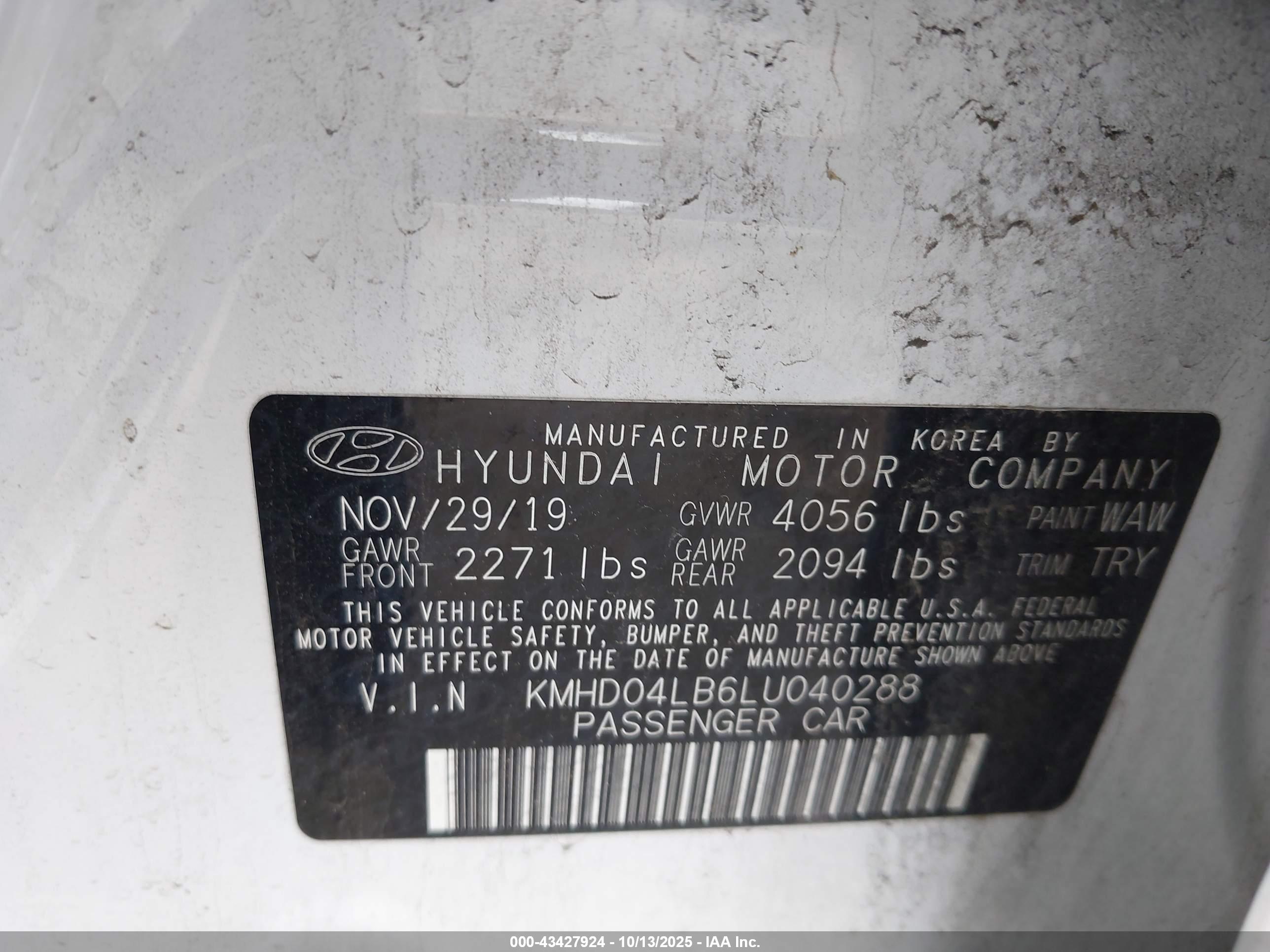 HYUNDAI ELANTRA image 9
