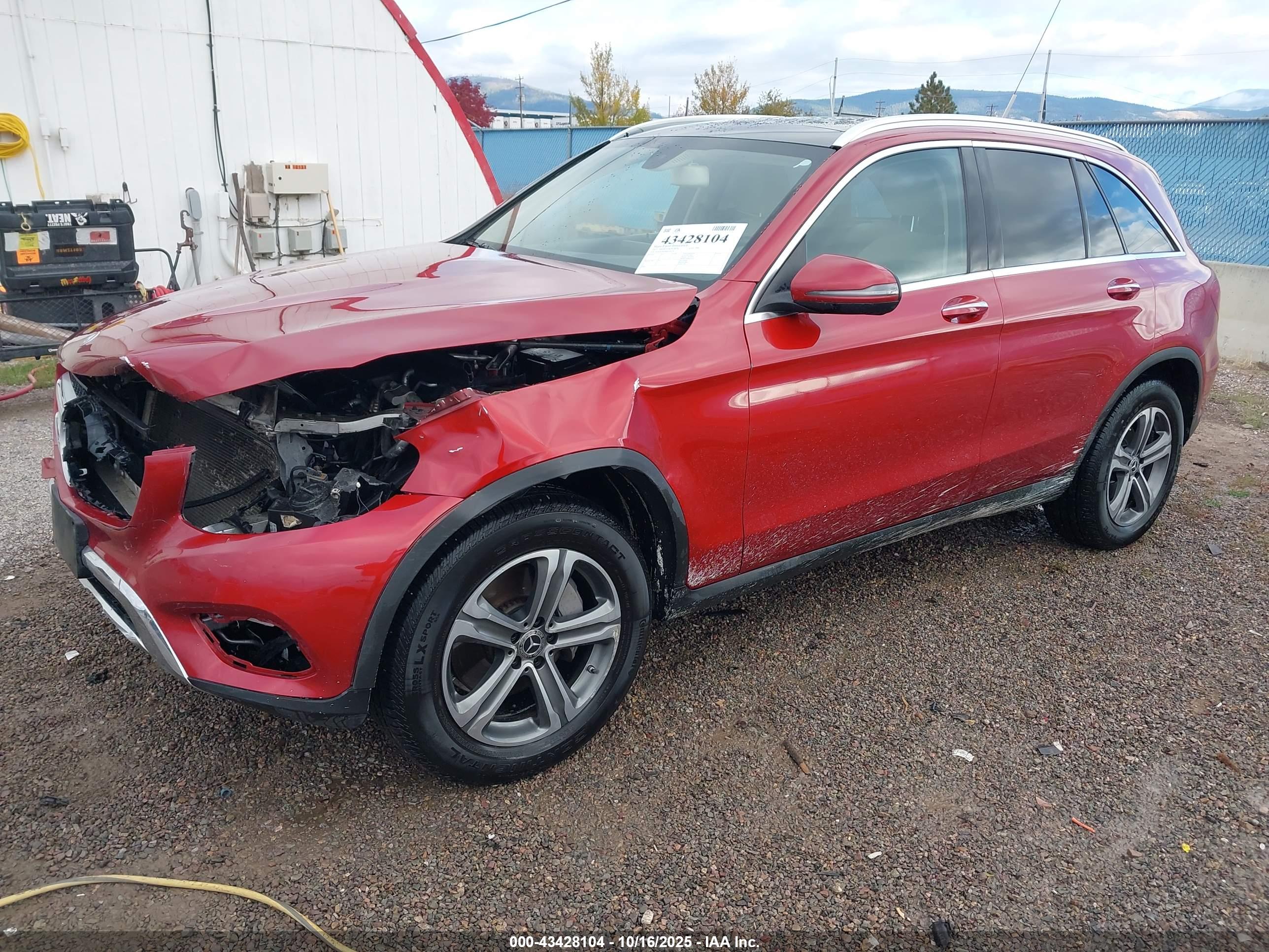 MERCEDES-BENZ GLC image 2