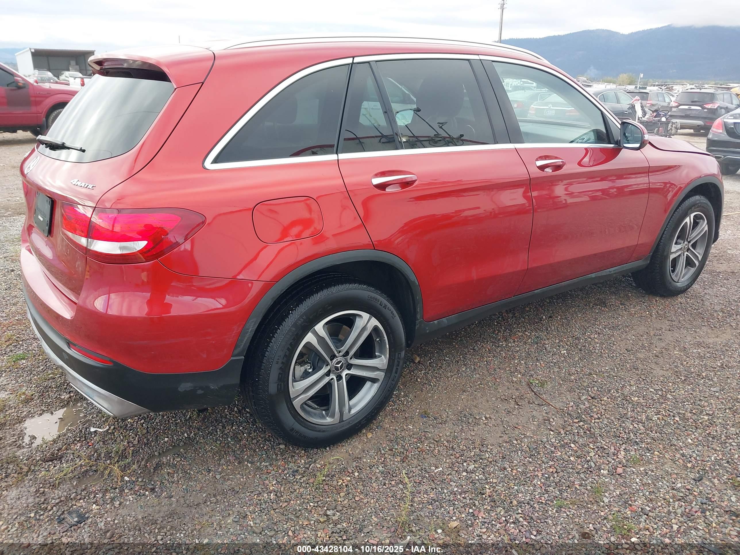 MERCEDES-BENZ GLC image 4