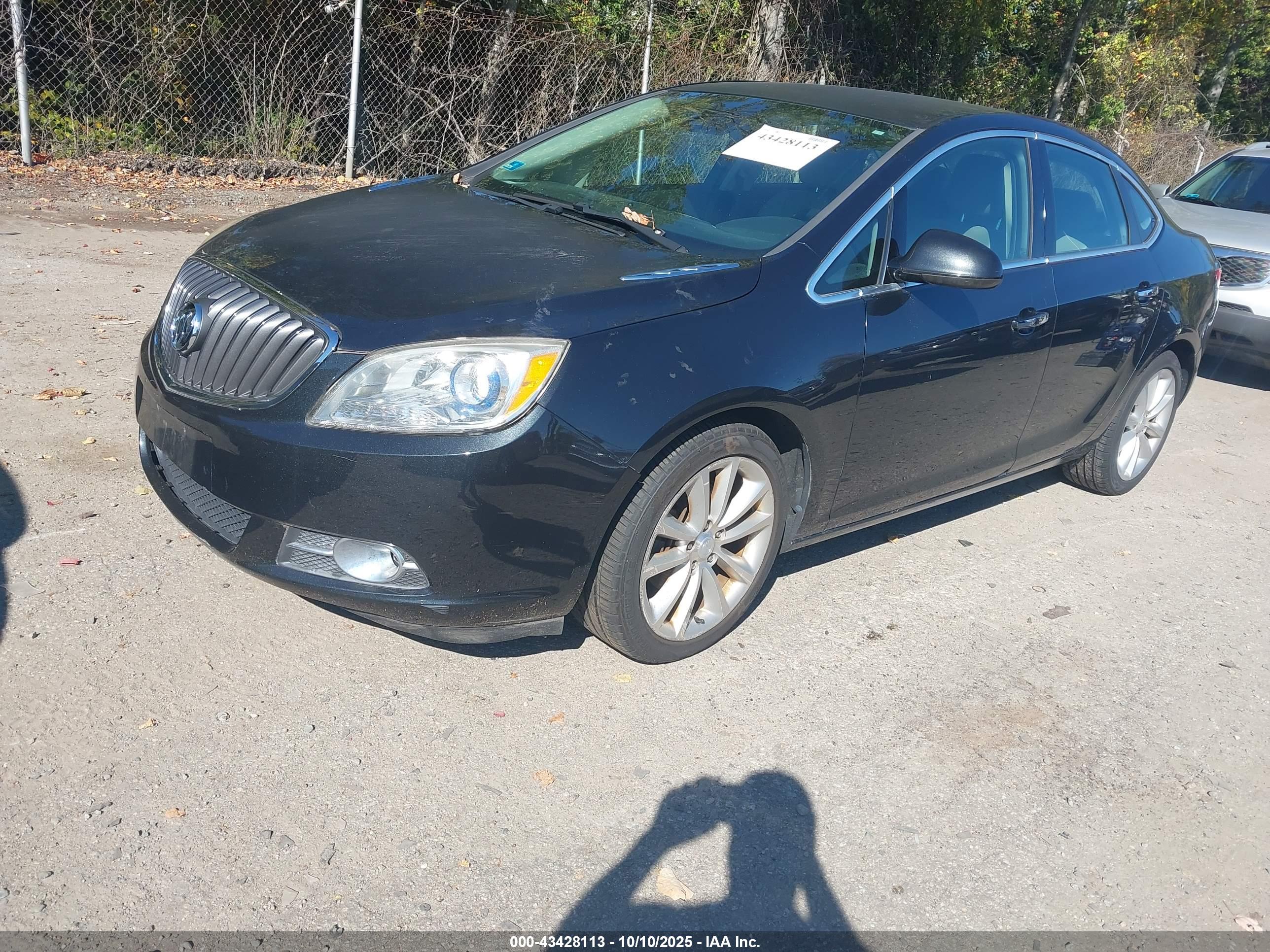 BUICK VERANO image 2