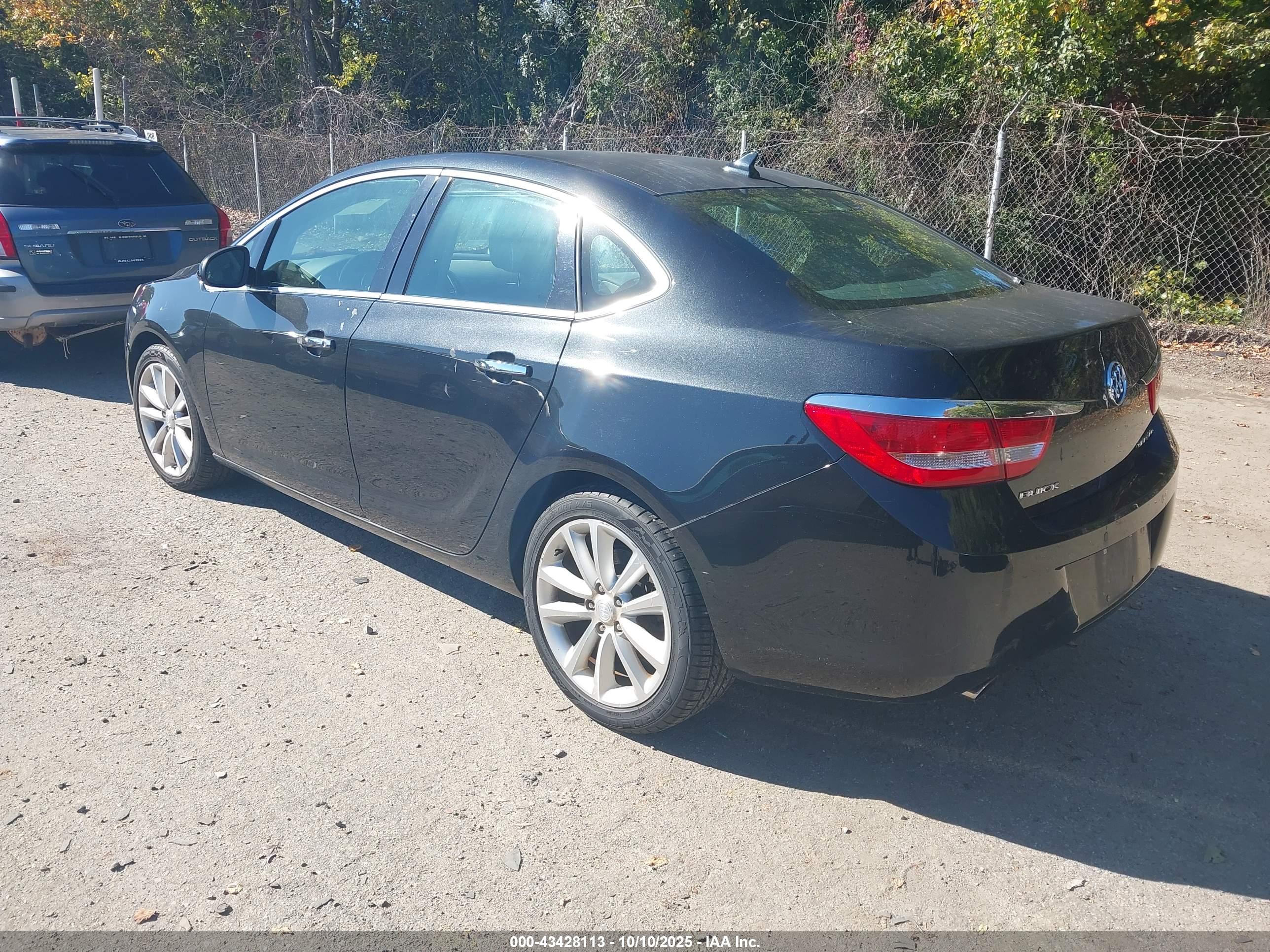 BUICK VERANO image 3