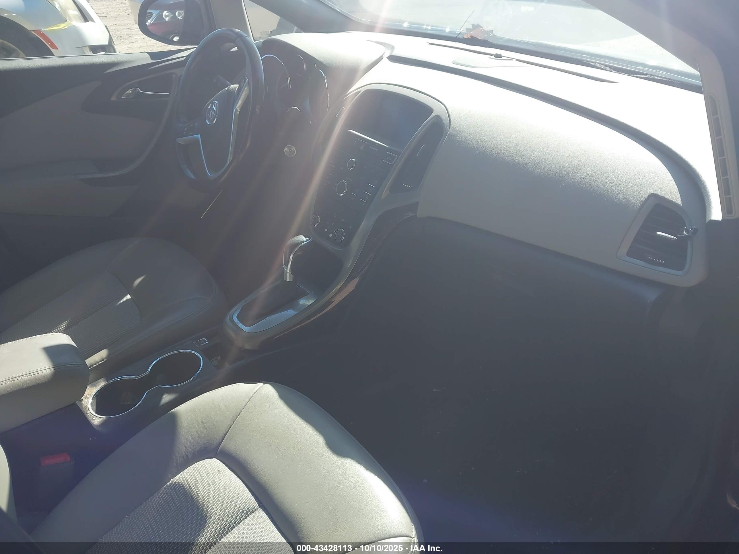BUICK VERANO image 5