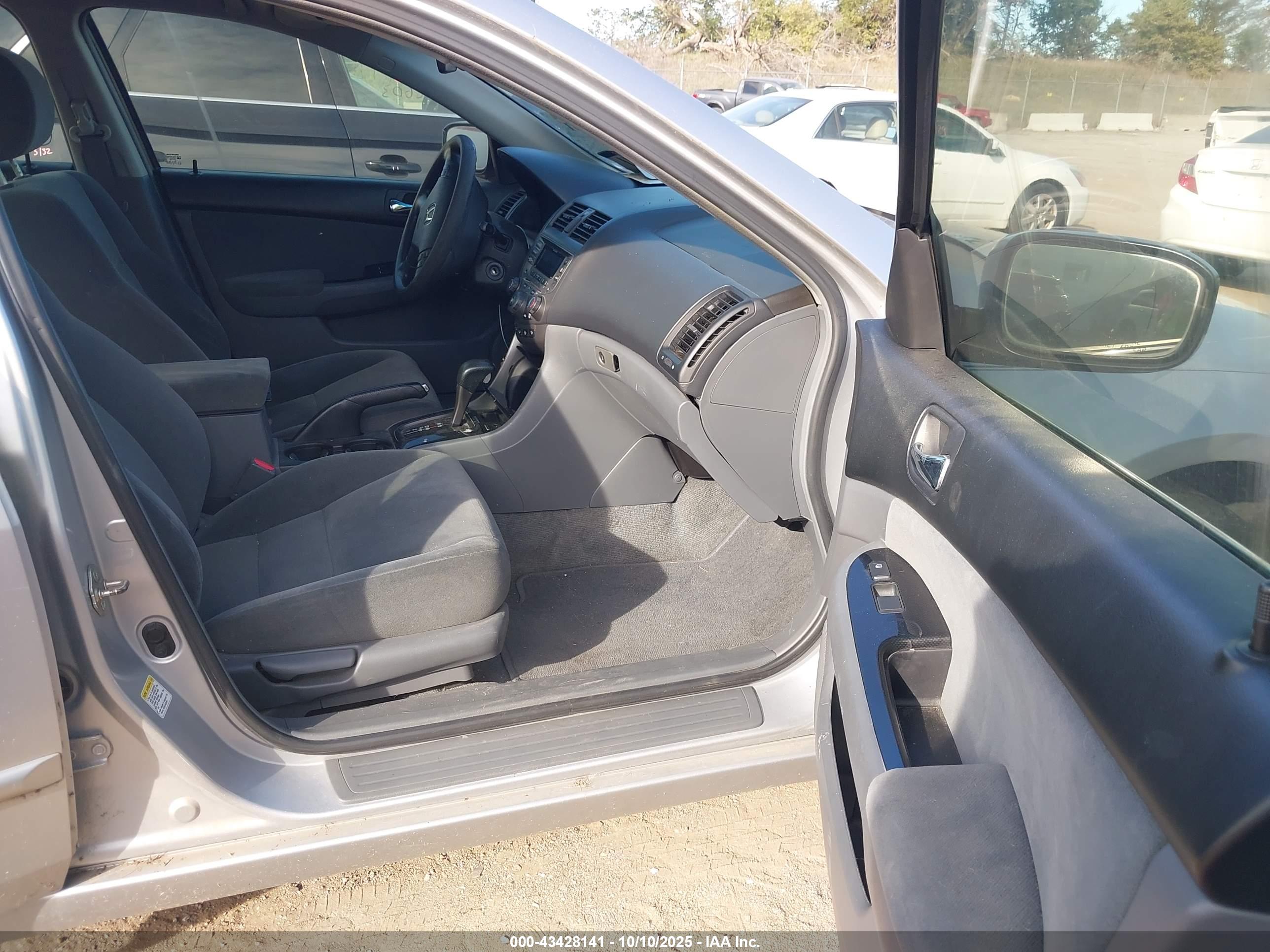 HONDA ACCORD image 5