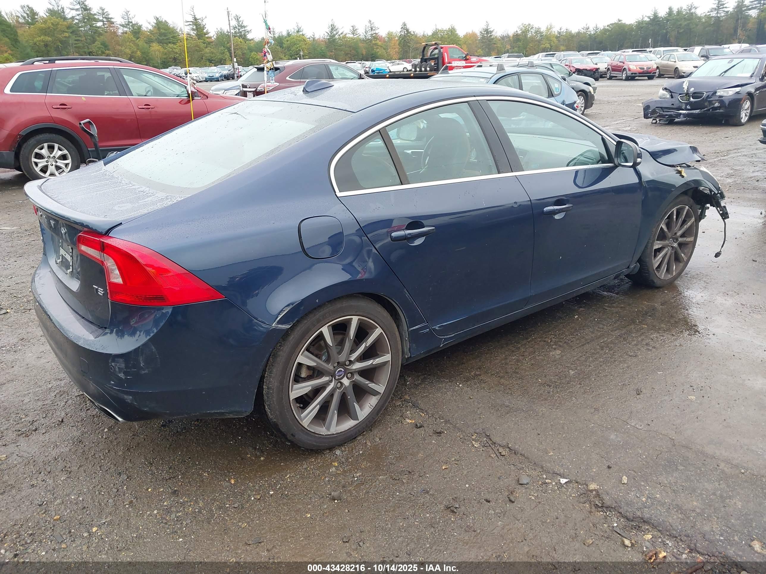 VOLVO S60 image 4