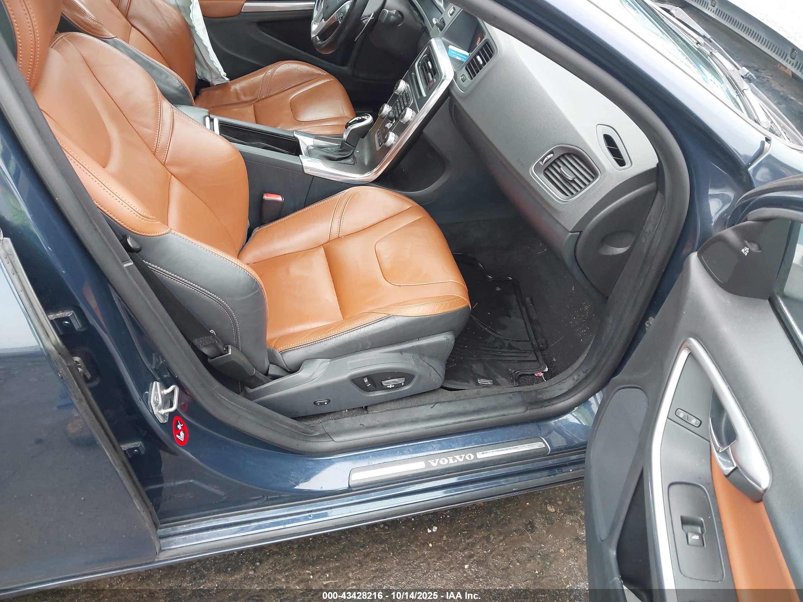 VOLVO S60 image 5