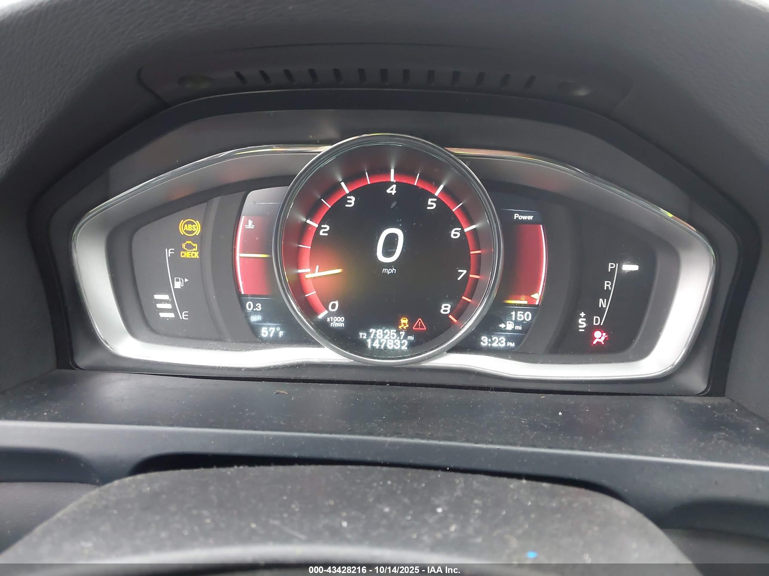 VOLVO S60 image 7