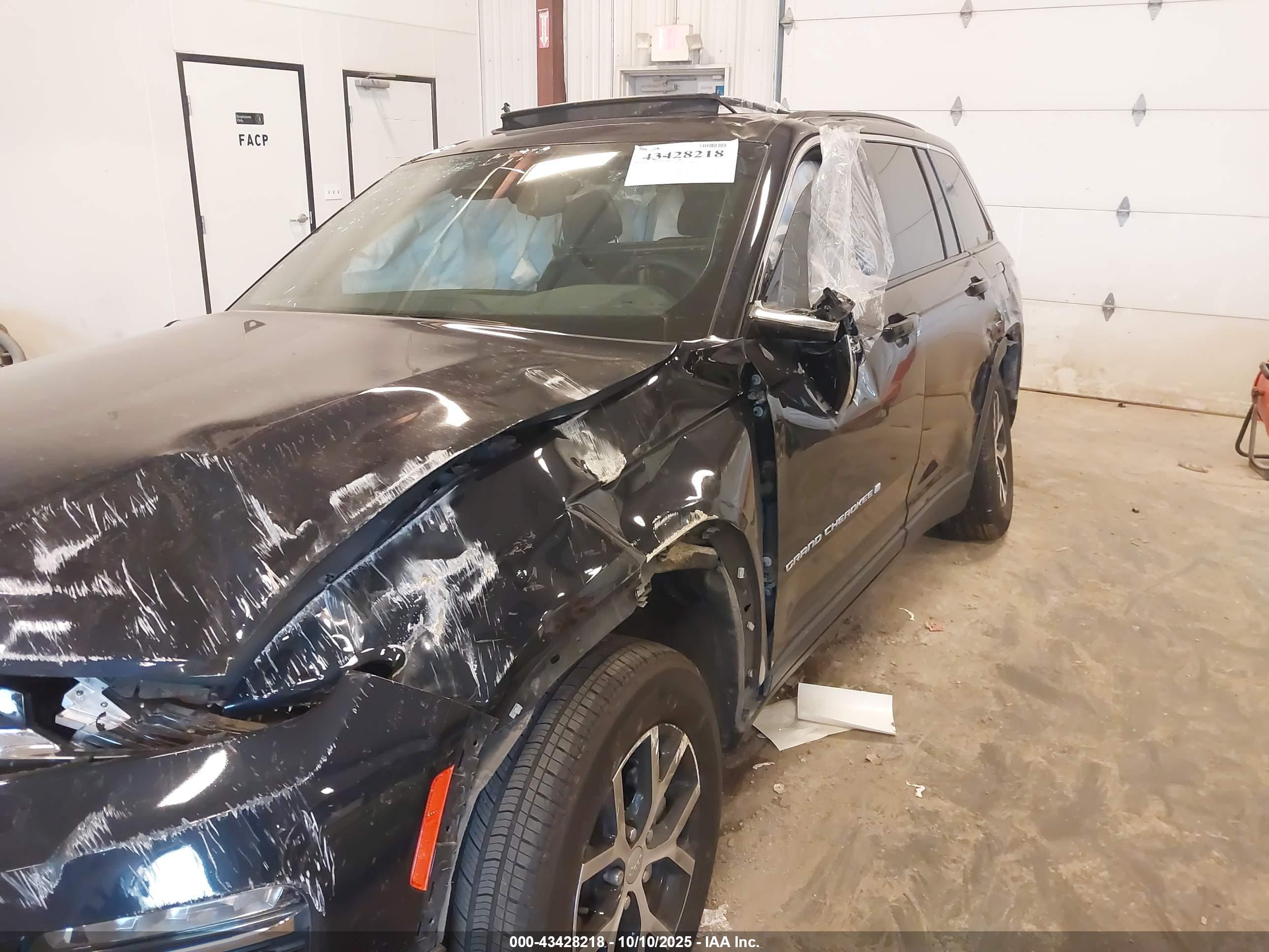 JEEP GRAND image 6