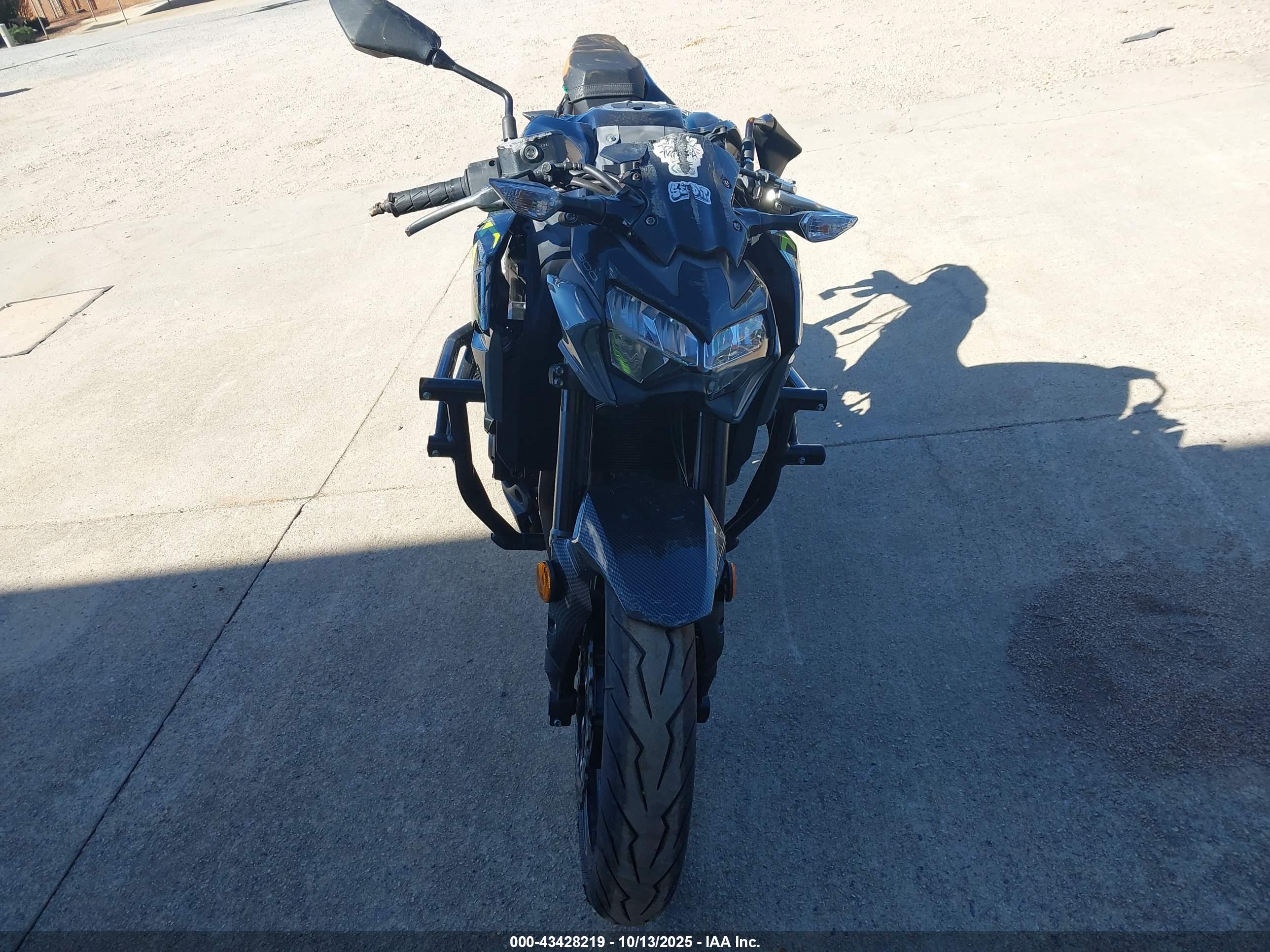KAWASAKI ZR900 image 5