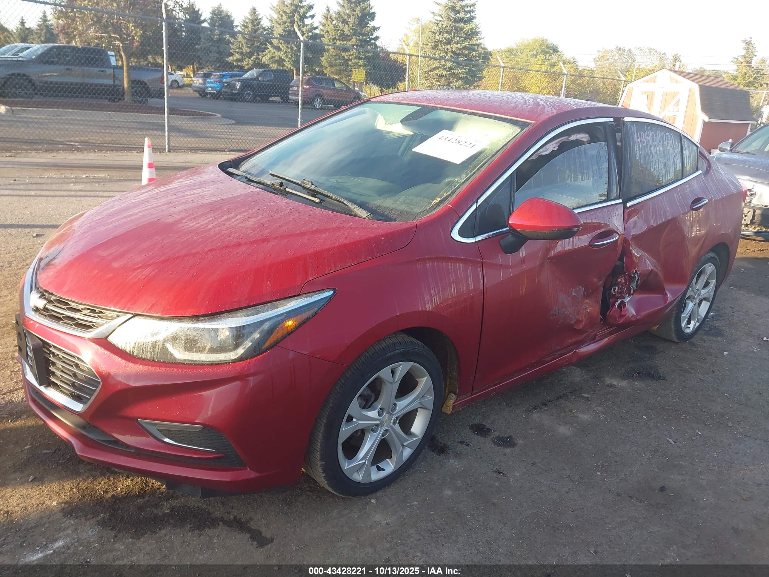 CHEVROLET CRUZE image 2