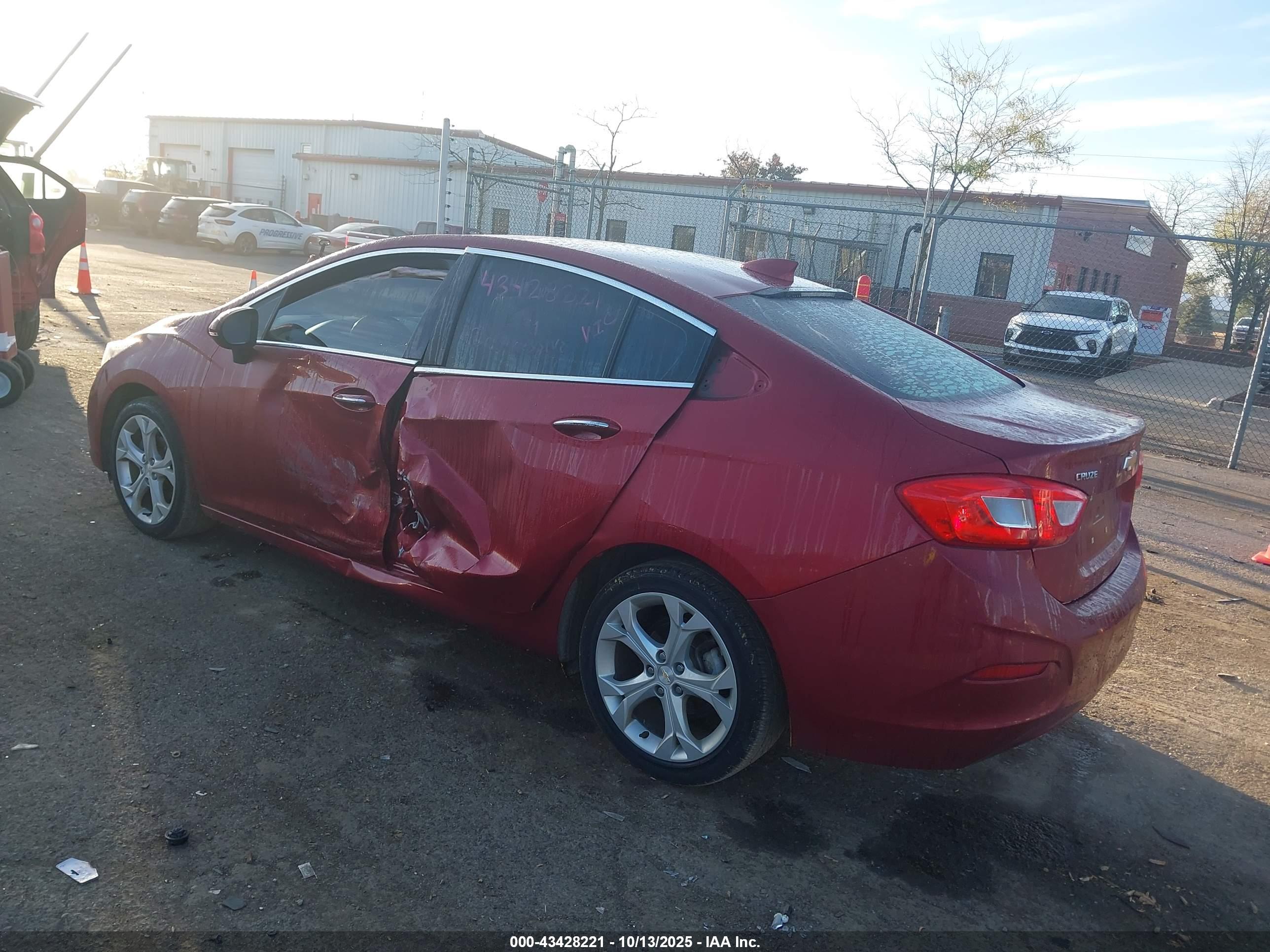 CHEVROLET CRUZE image 3