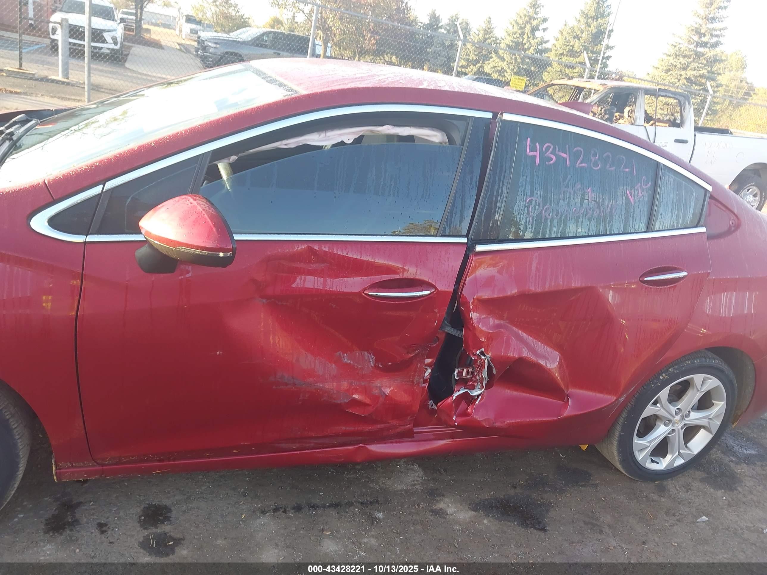 CHEVROLET CRUZE image 6
