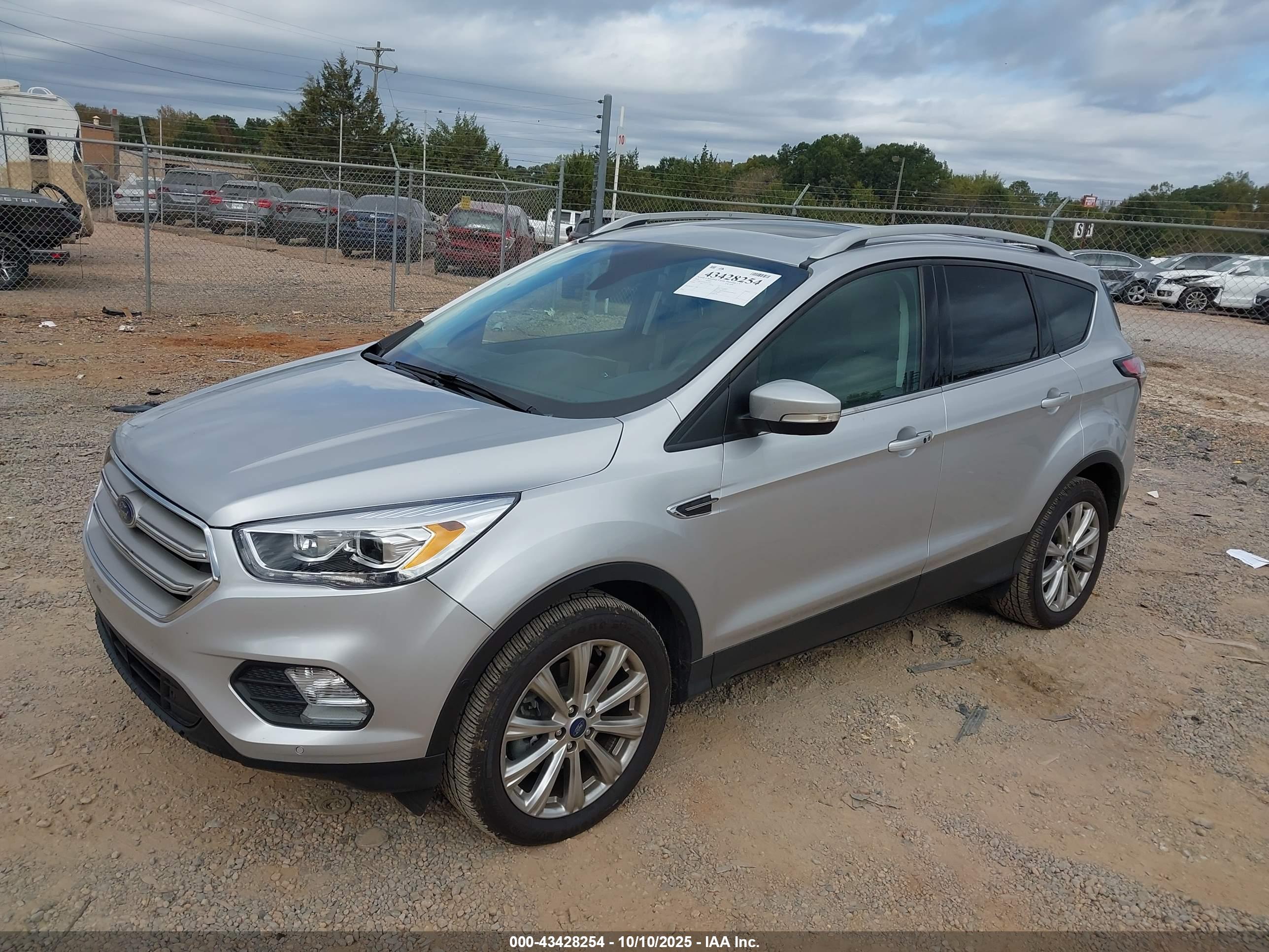 FORD ESCAPE image 2