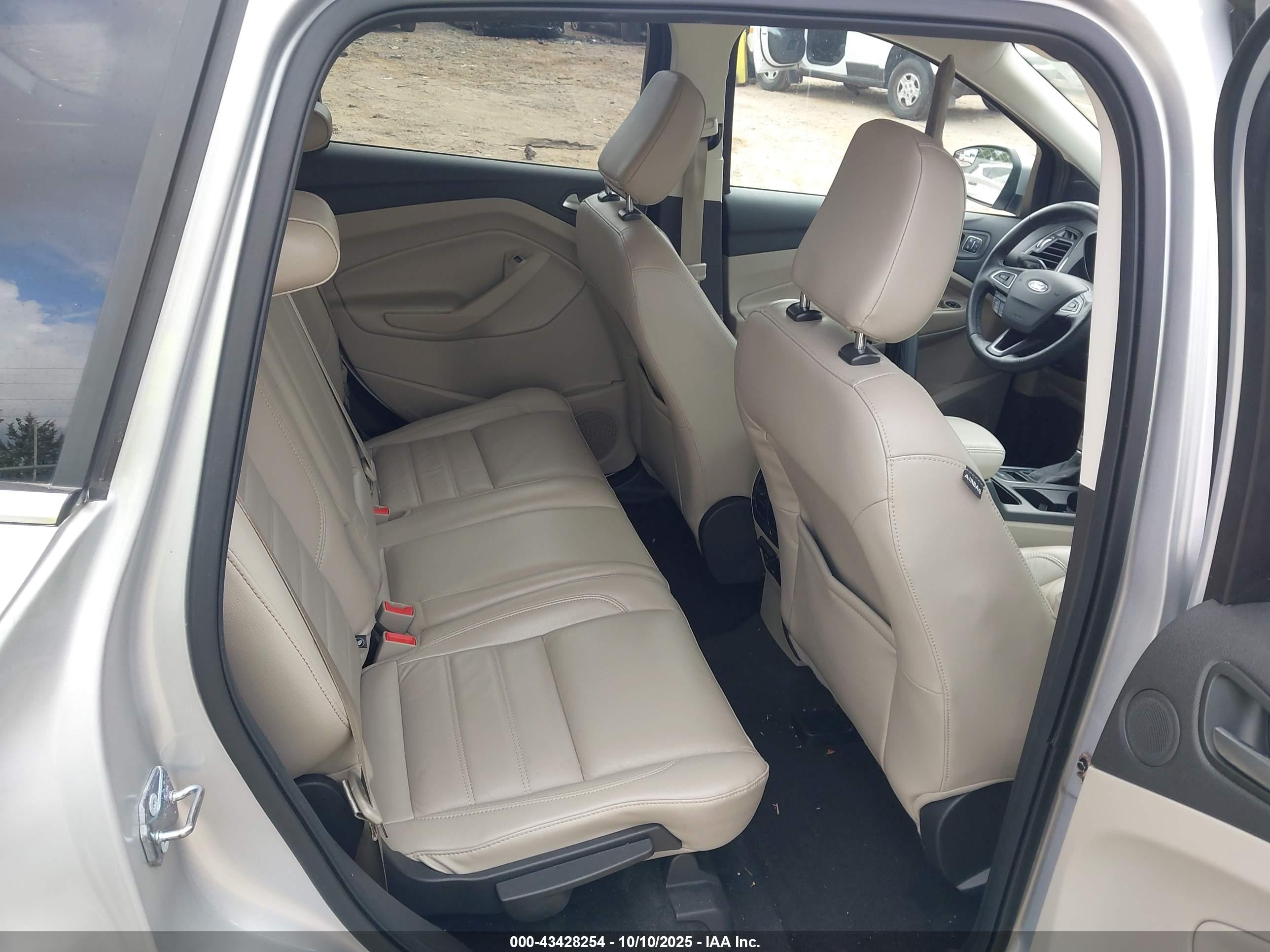 FORD ESCAPE image 8