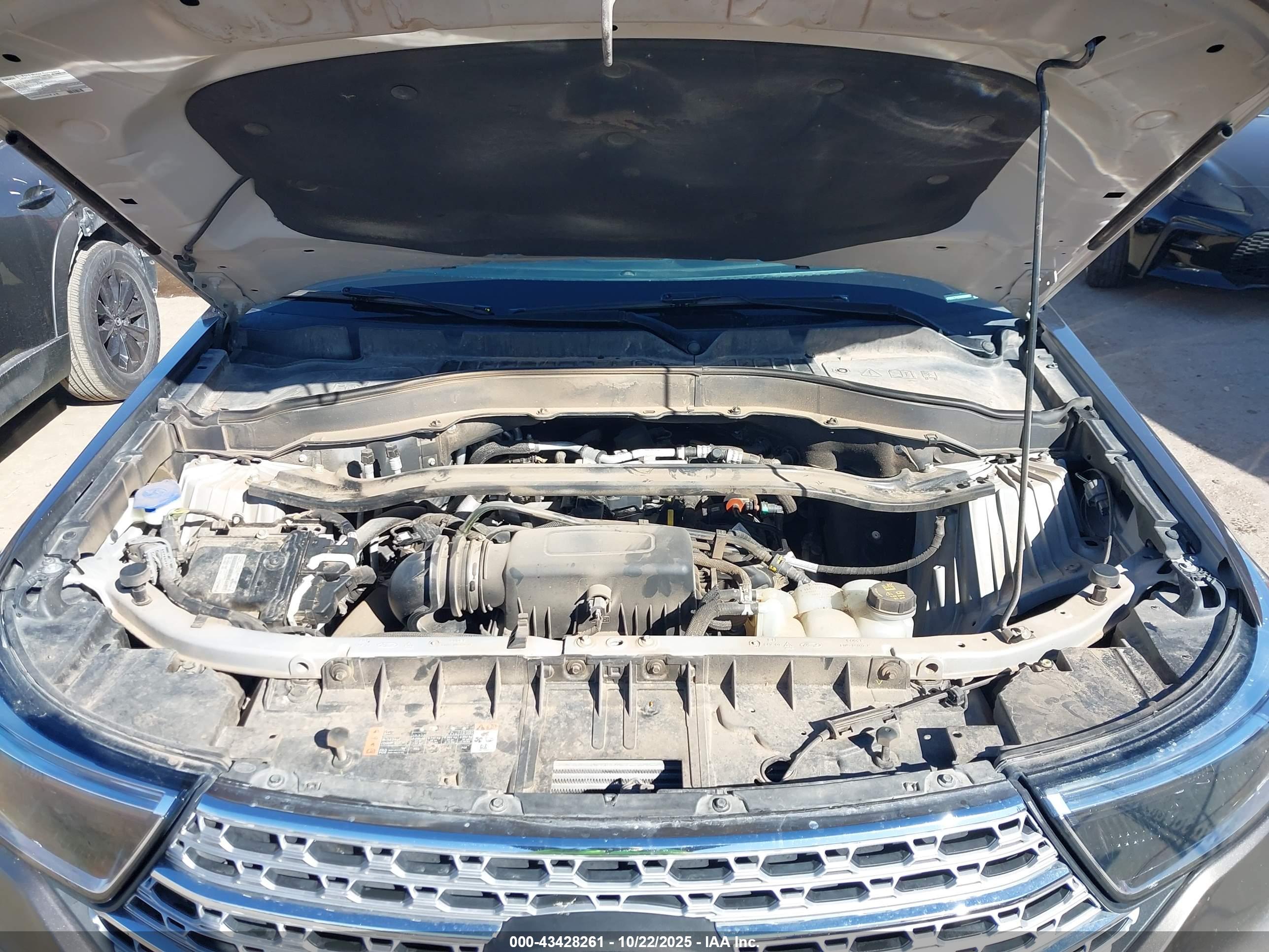 FORD EXPLORER image 10