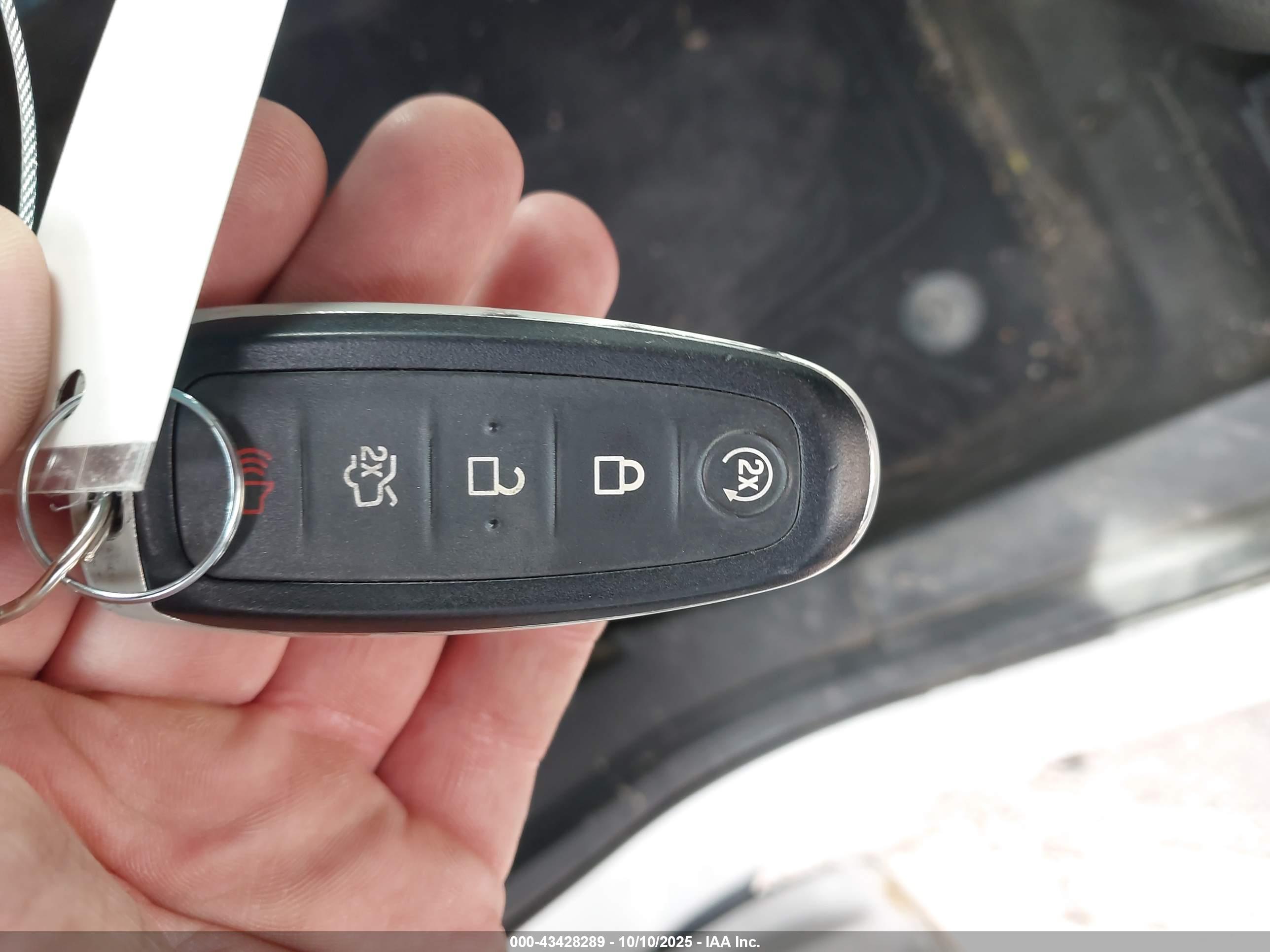 FORD ESCAPE image 11