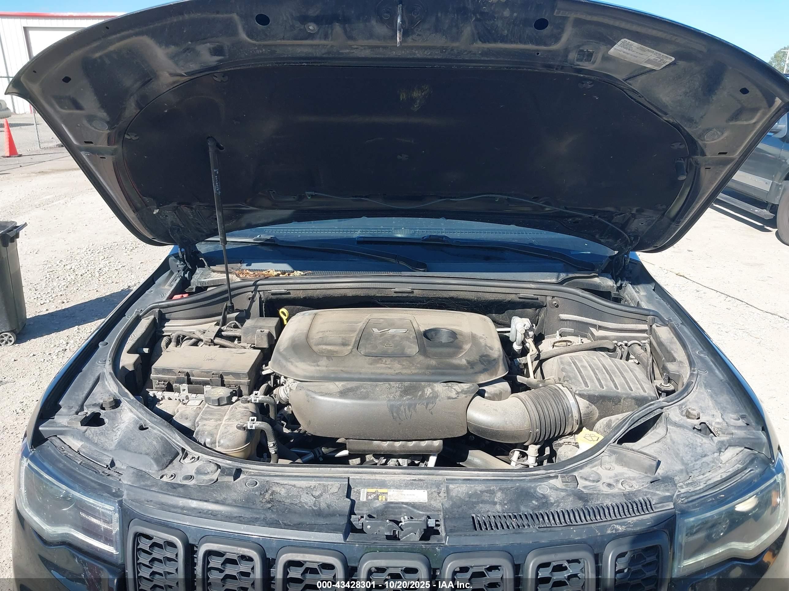 JEEP GRAND image 10
