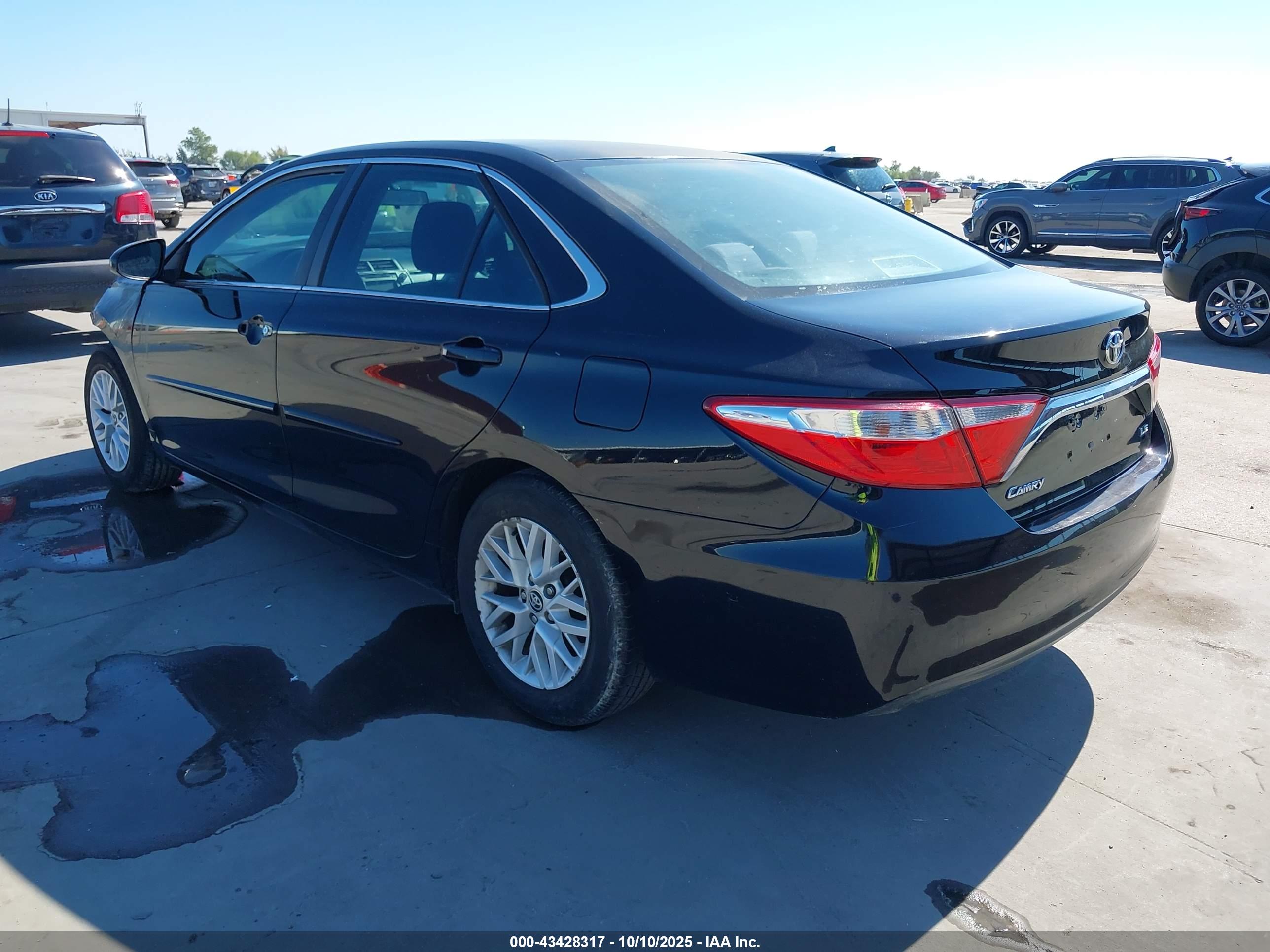 TOYOTA CAMRY image 3