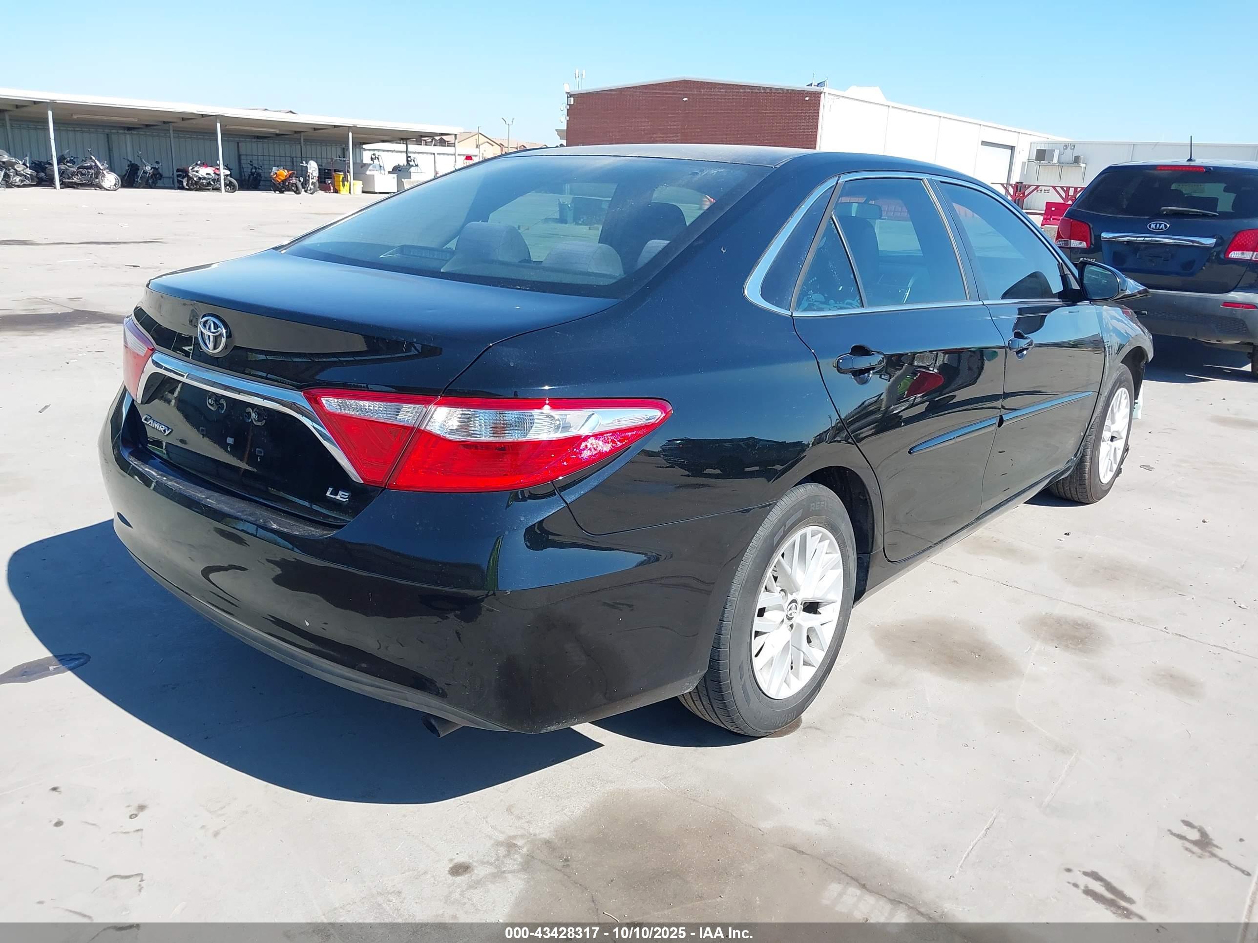 TOYOTA CAMRY image 4