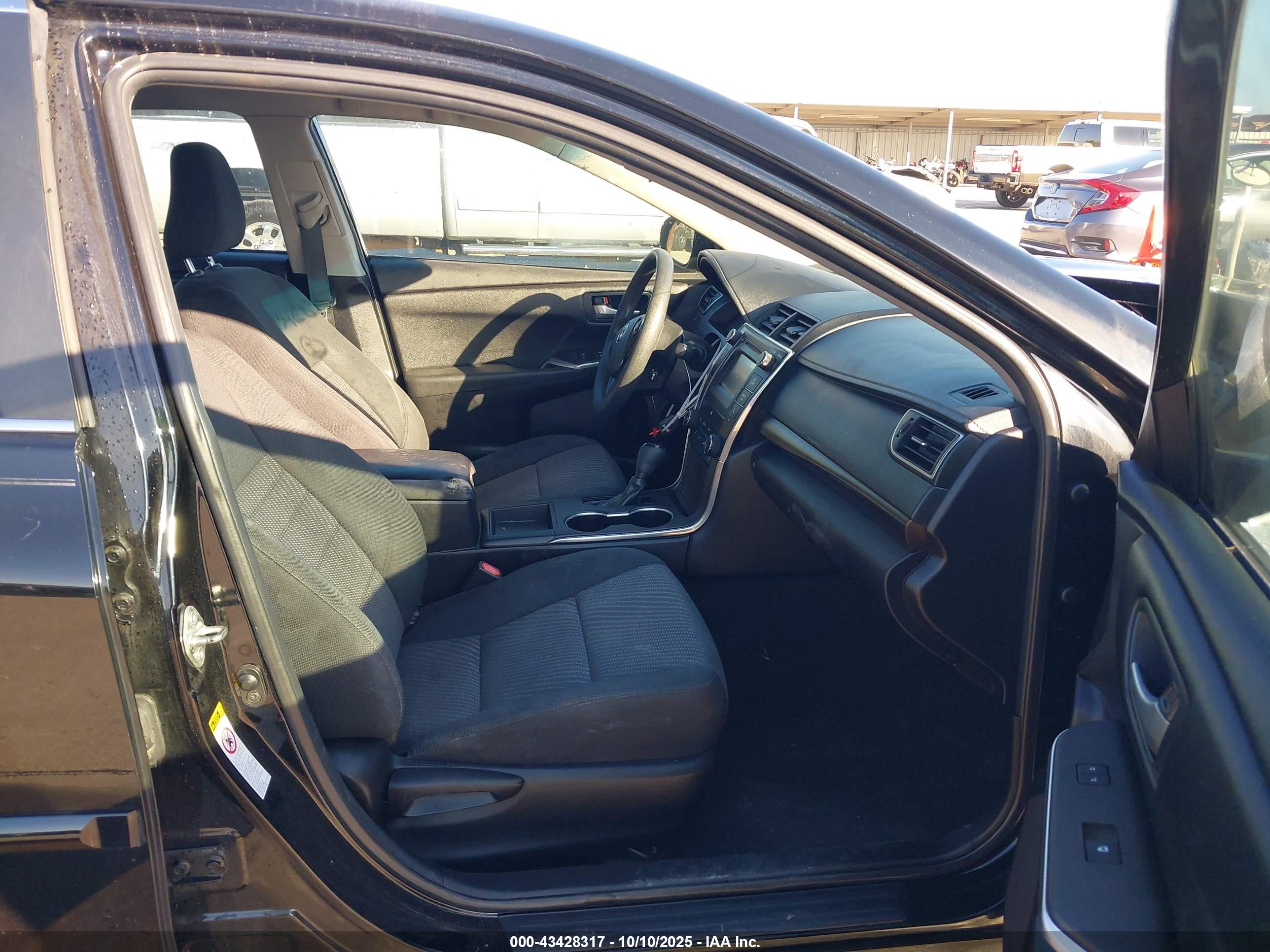 TOYOTA CAMRY image 5