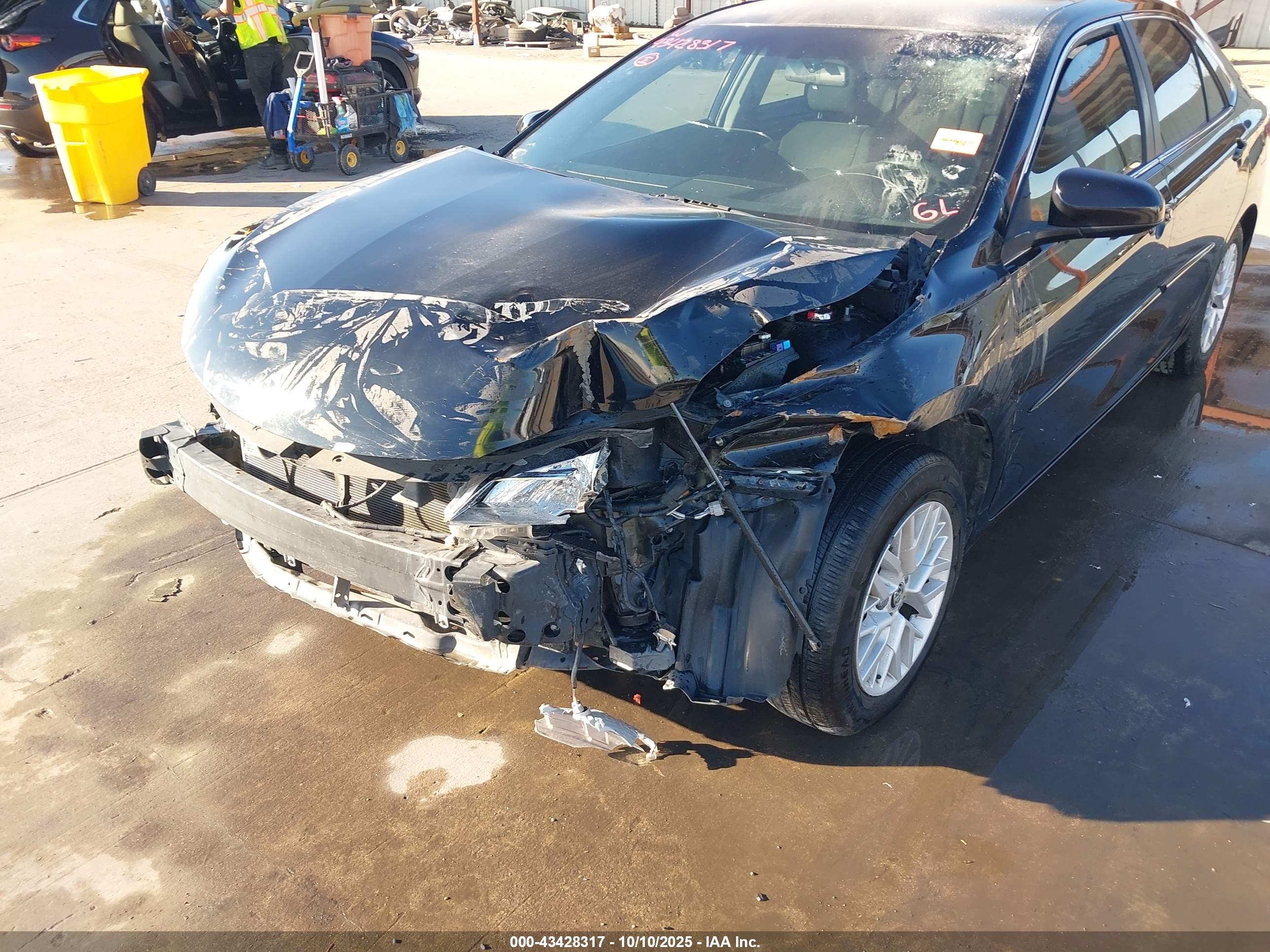 TOYOTA CAMRY image 6