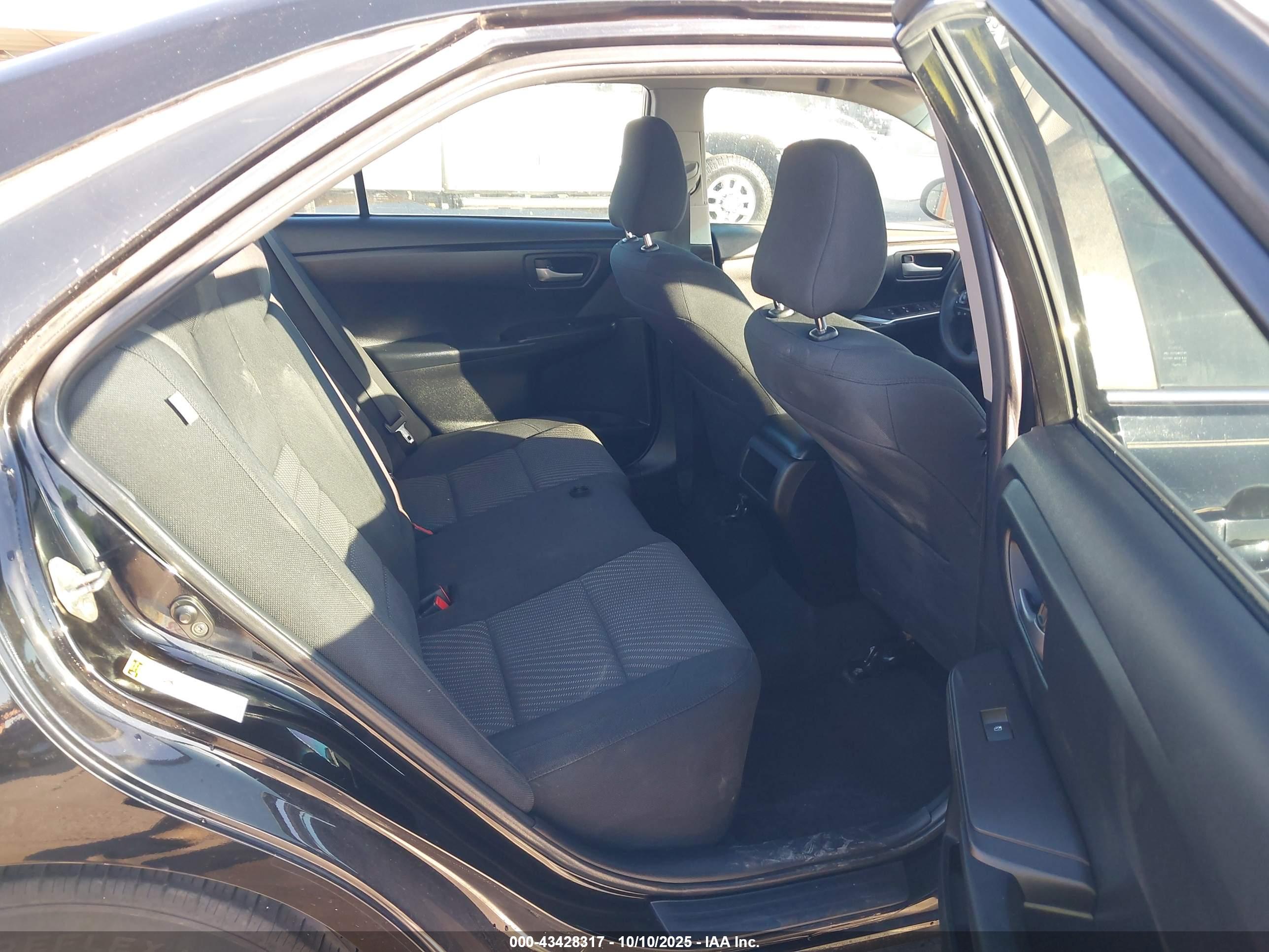 TOYOTA CAMRY image 8