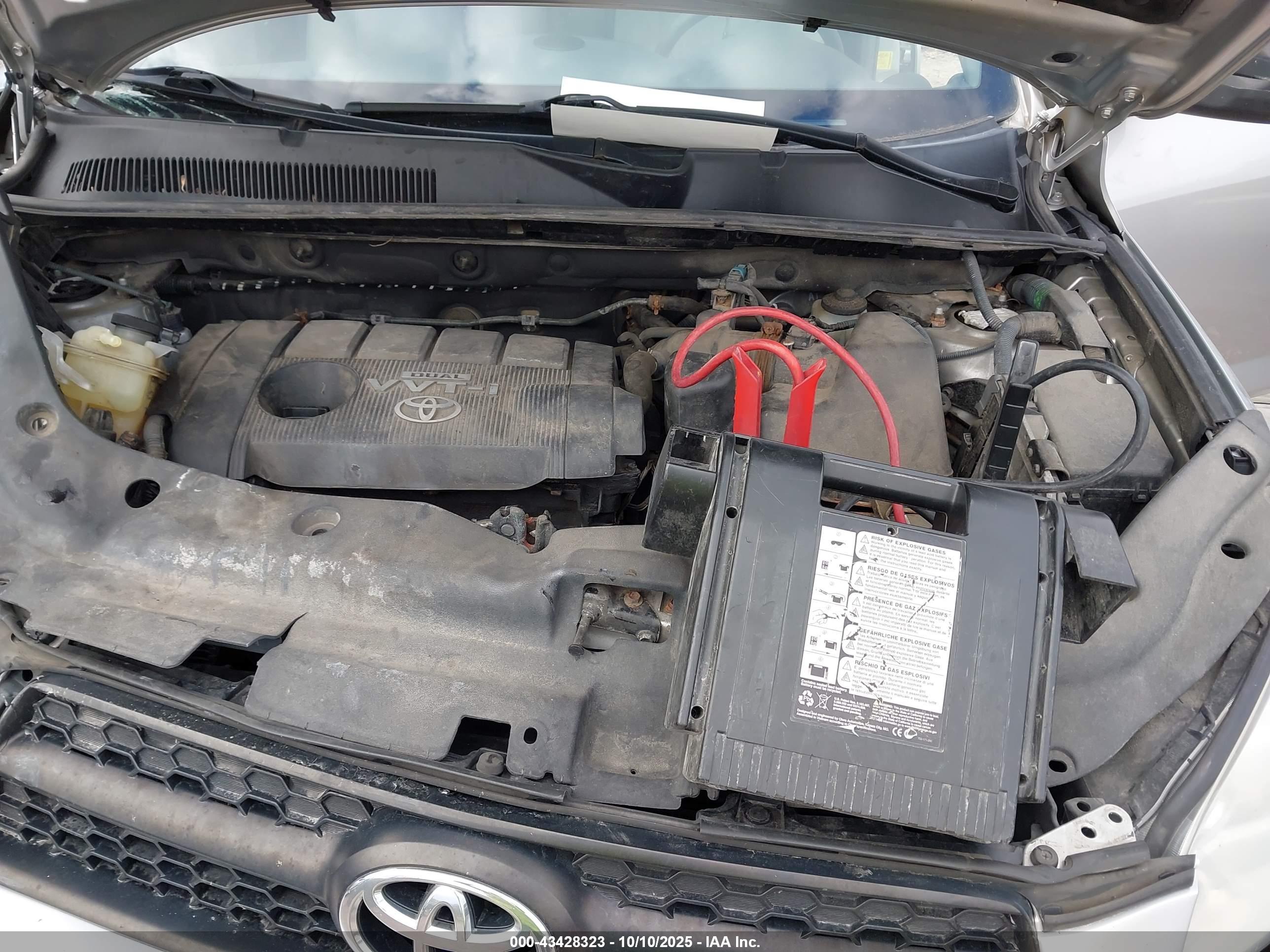 TOYOTA RAV4 image 10