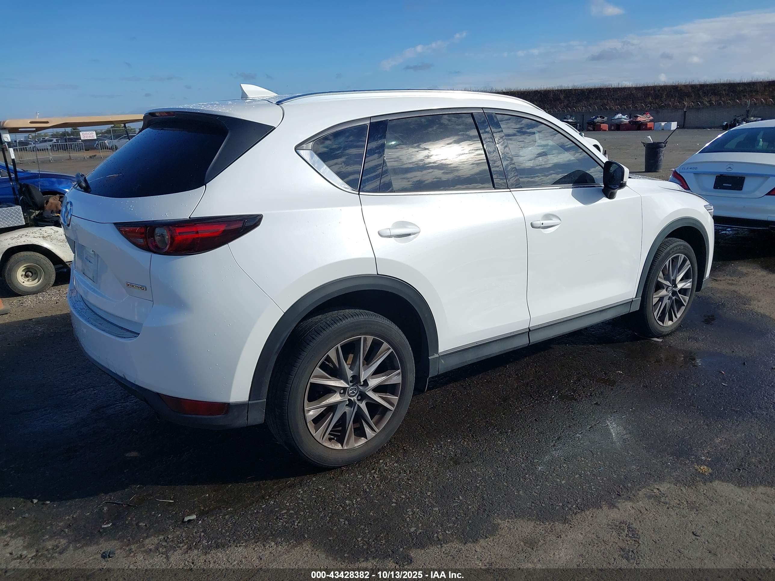 MAZDA CX-5 image 4
