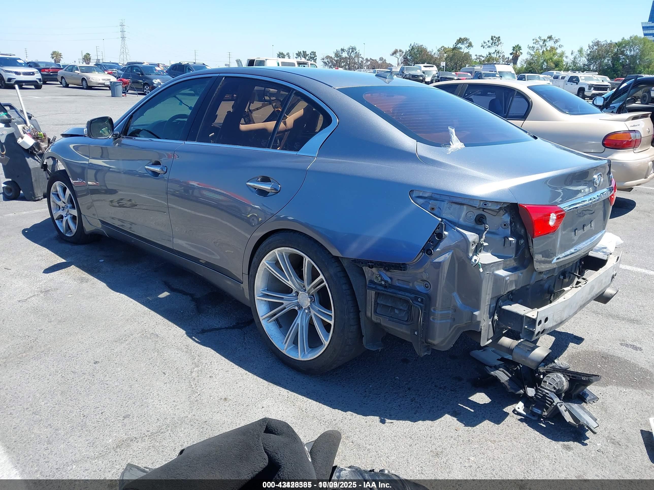 INFINITI Q50 image 3