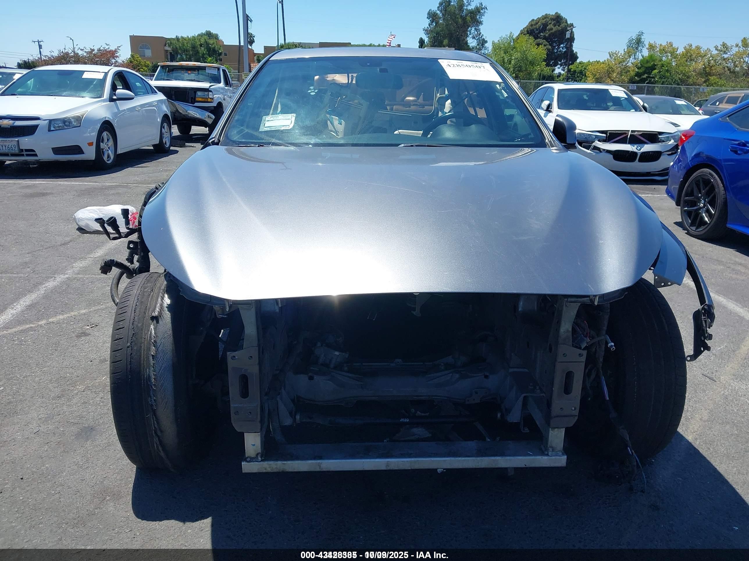 INFINITI Q50 image 6