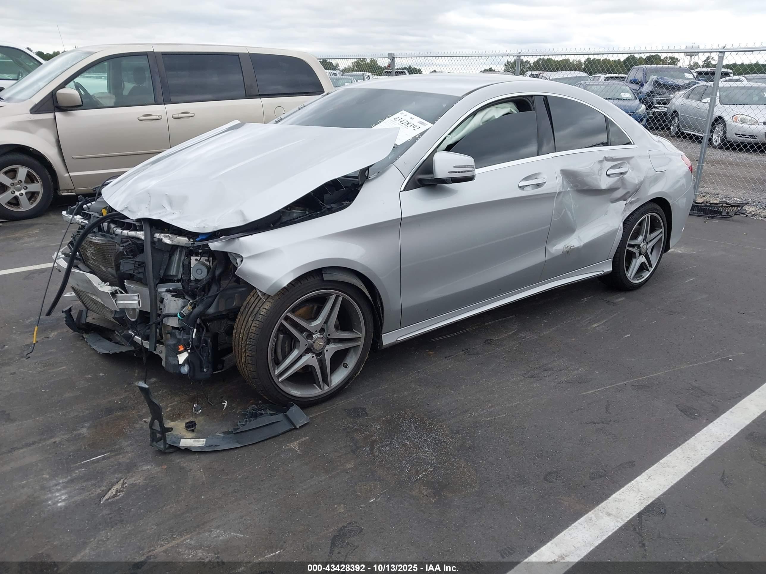 MERCEDES-BENZ CLA image 2