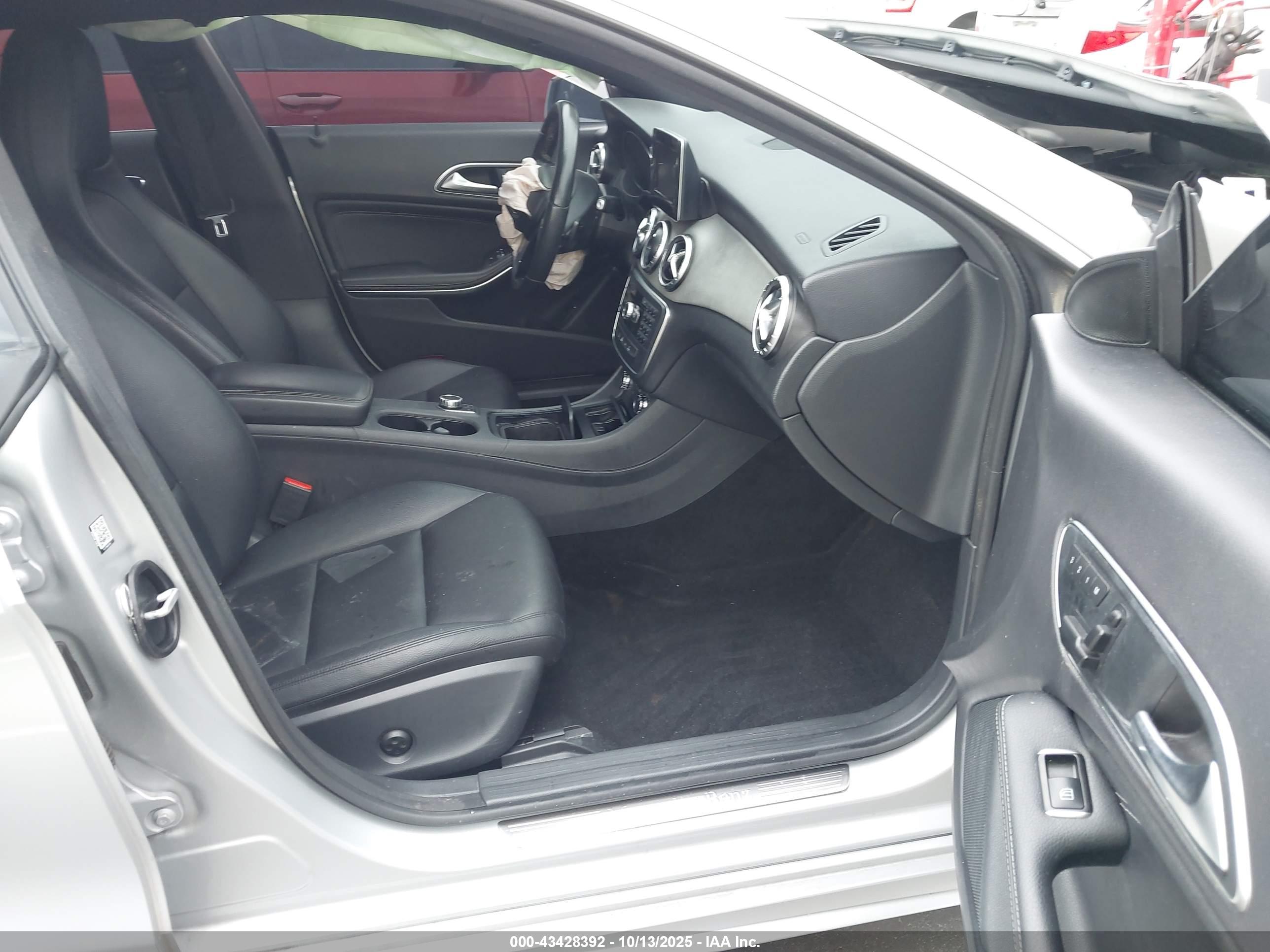MERCEDES-BENZ CLA image 5