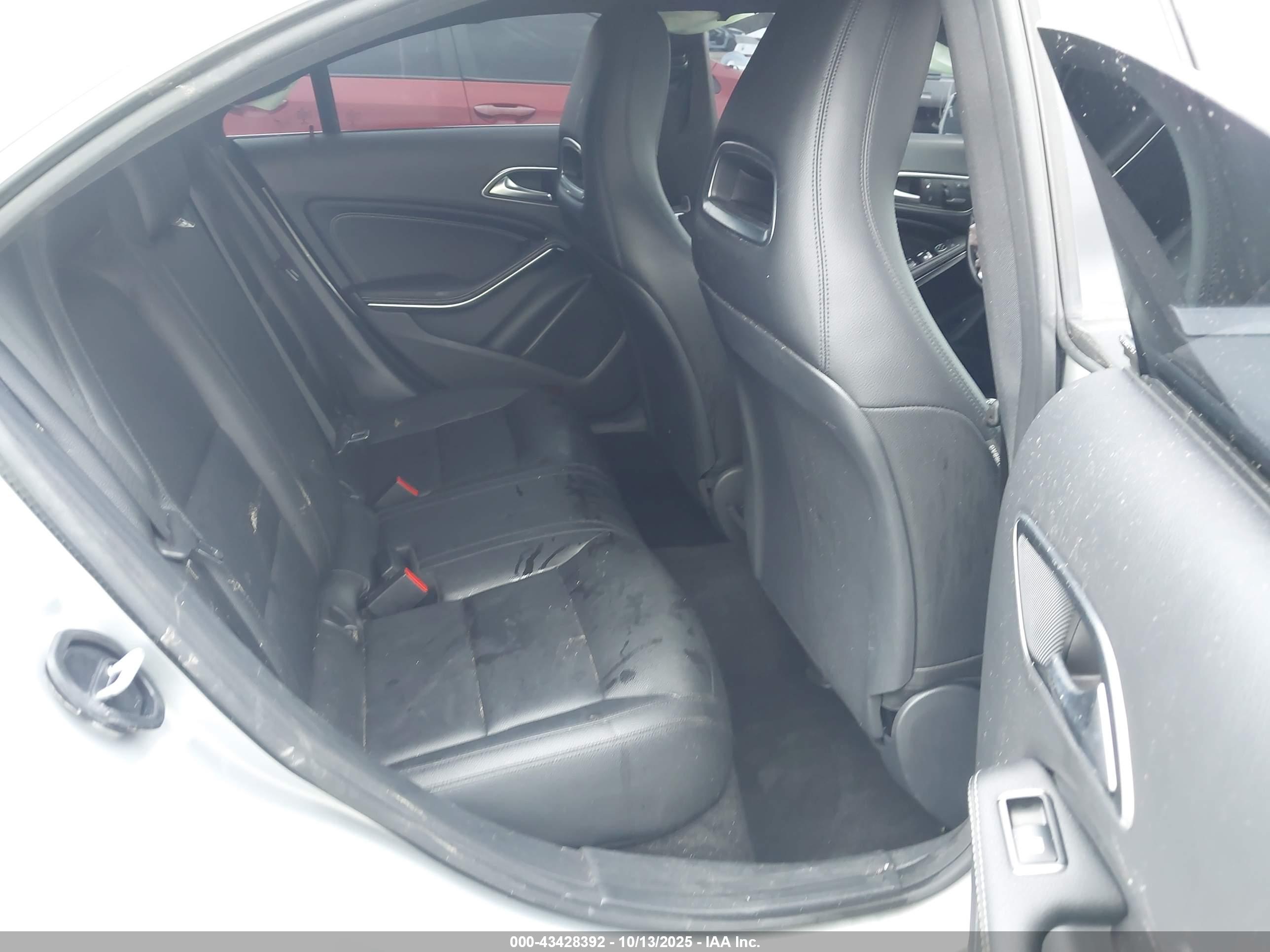 MERCEDES-BENZ CLA image 8