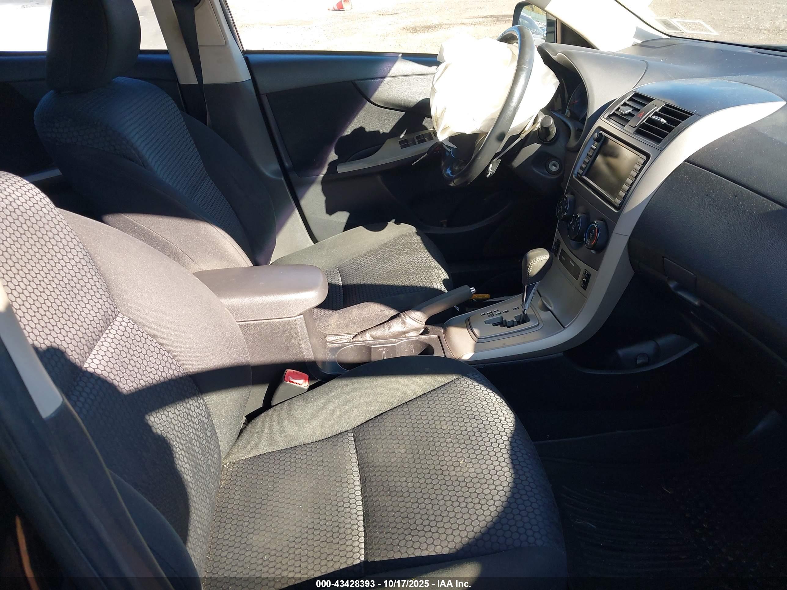 TOYOTA COROLLA image 5