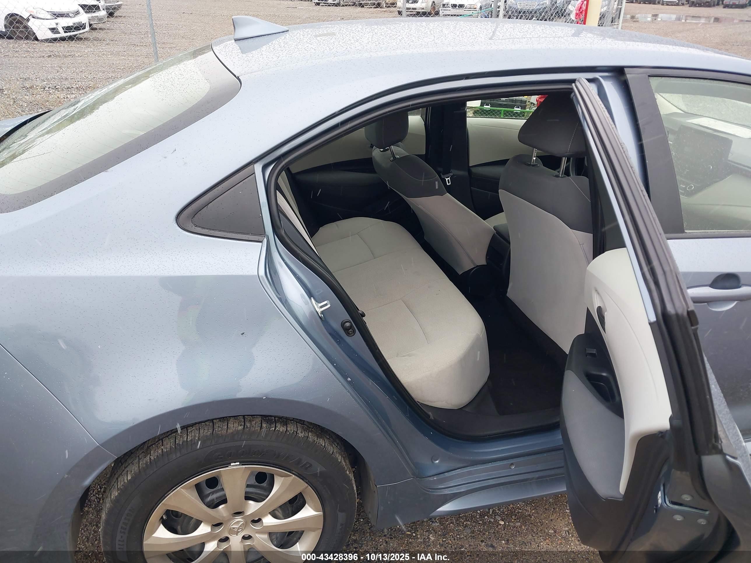 TOYOTA COROLLA image 8