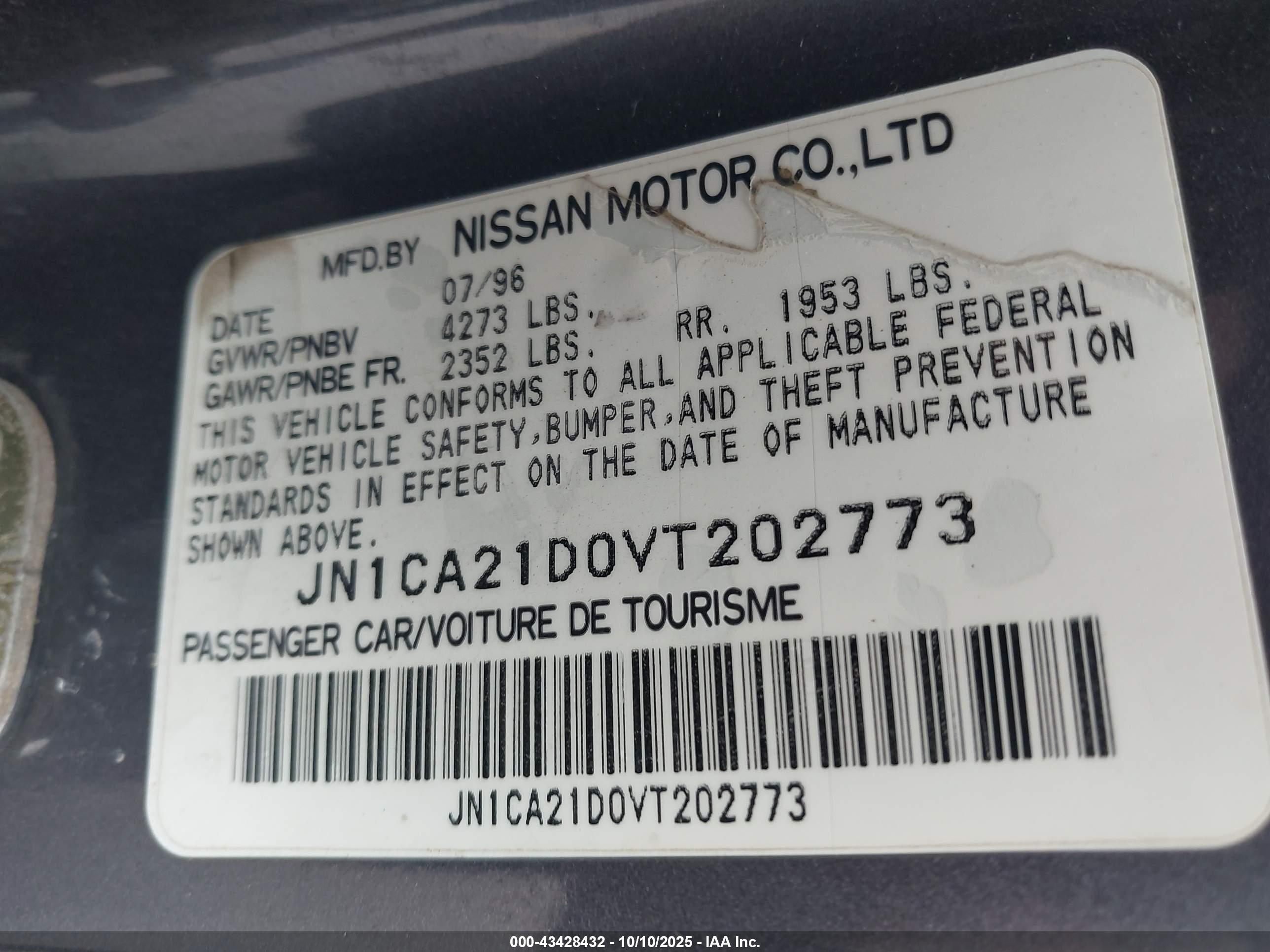 NISSAN MAXIMA image 9