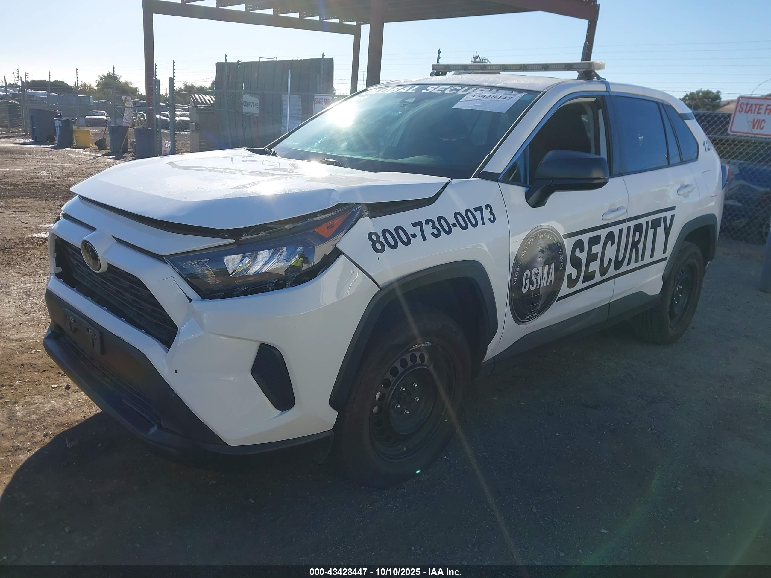 TOYOTA RAV4 image 2