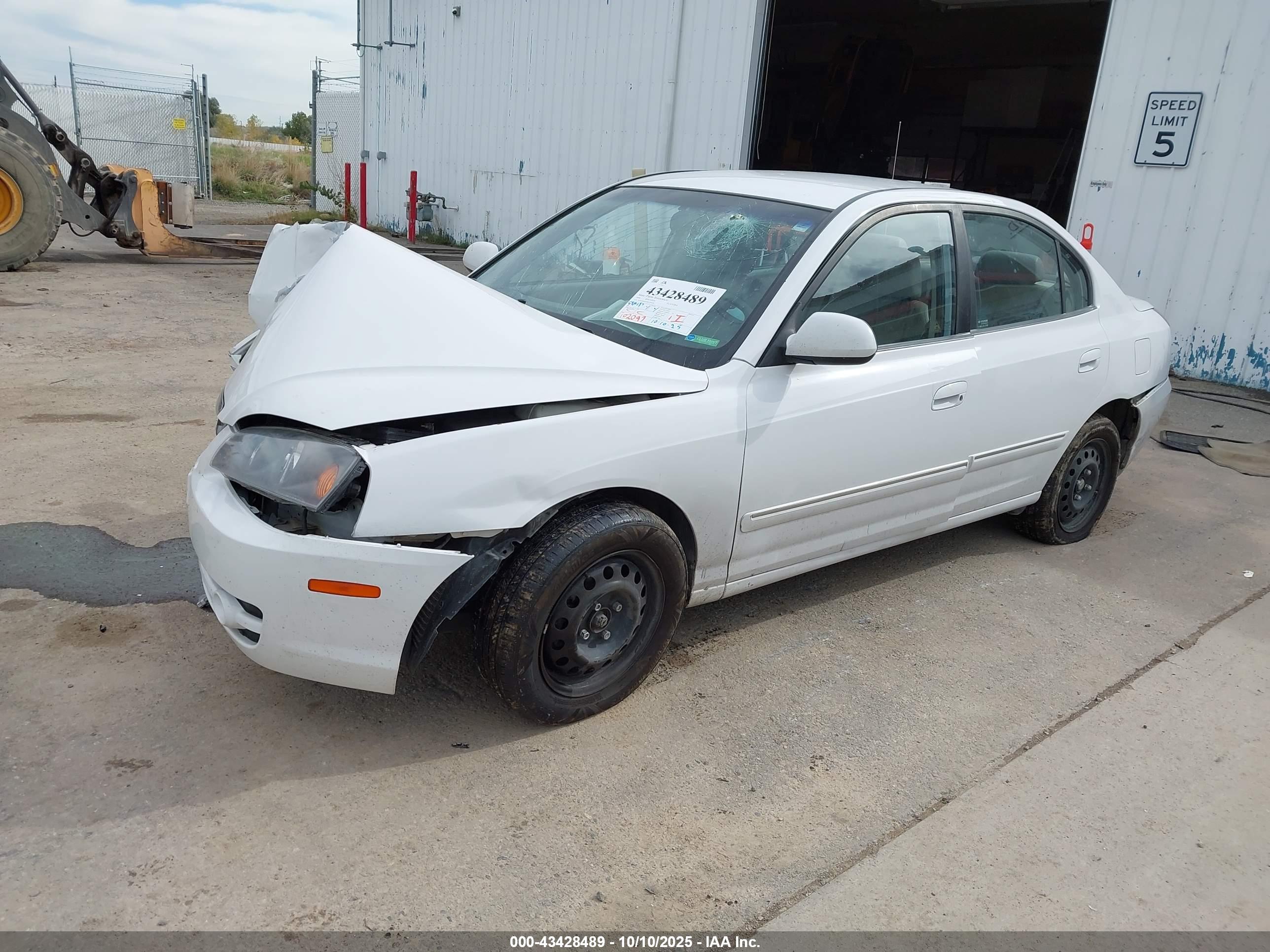 HYUNDAI ELANTRA image 2