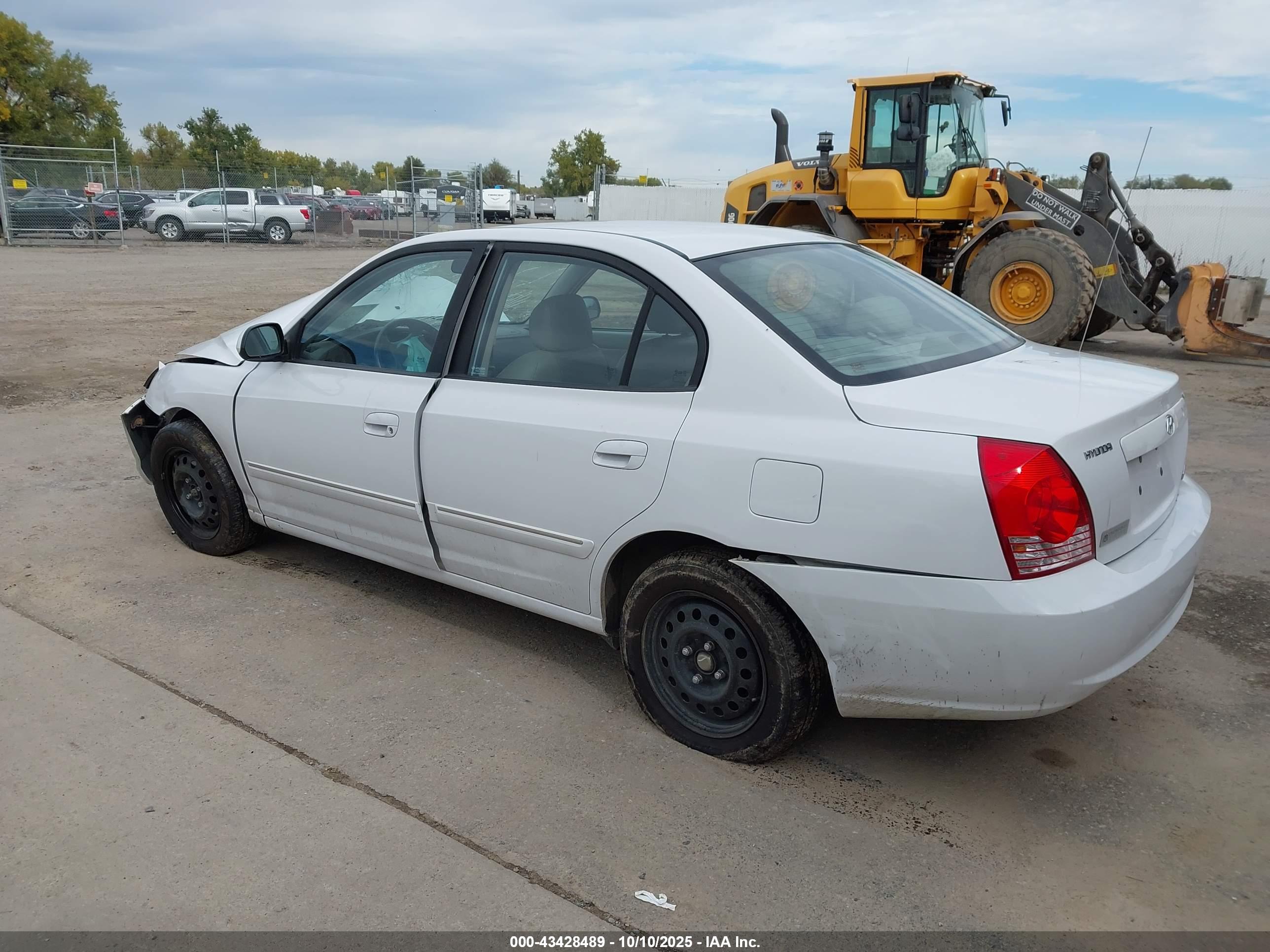 HYUNDAI ELANTRA image 3