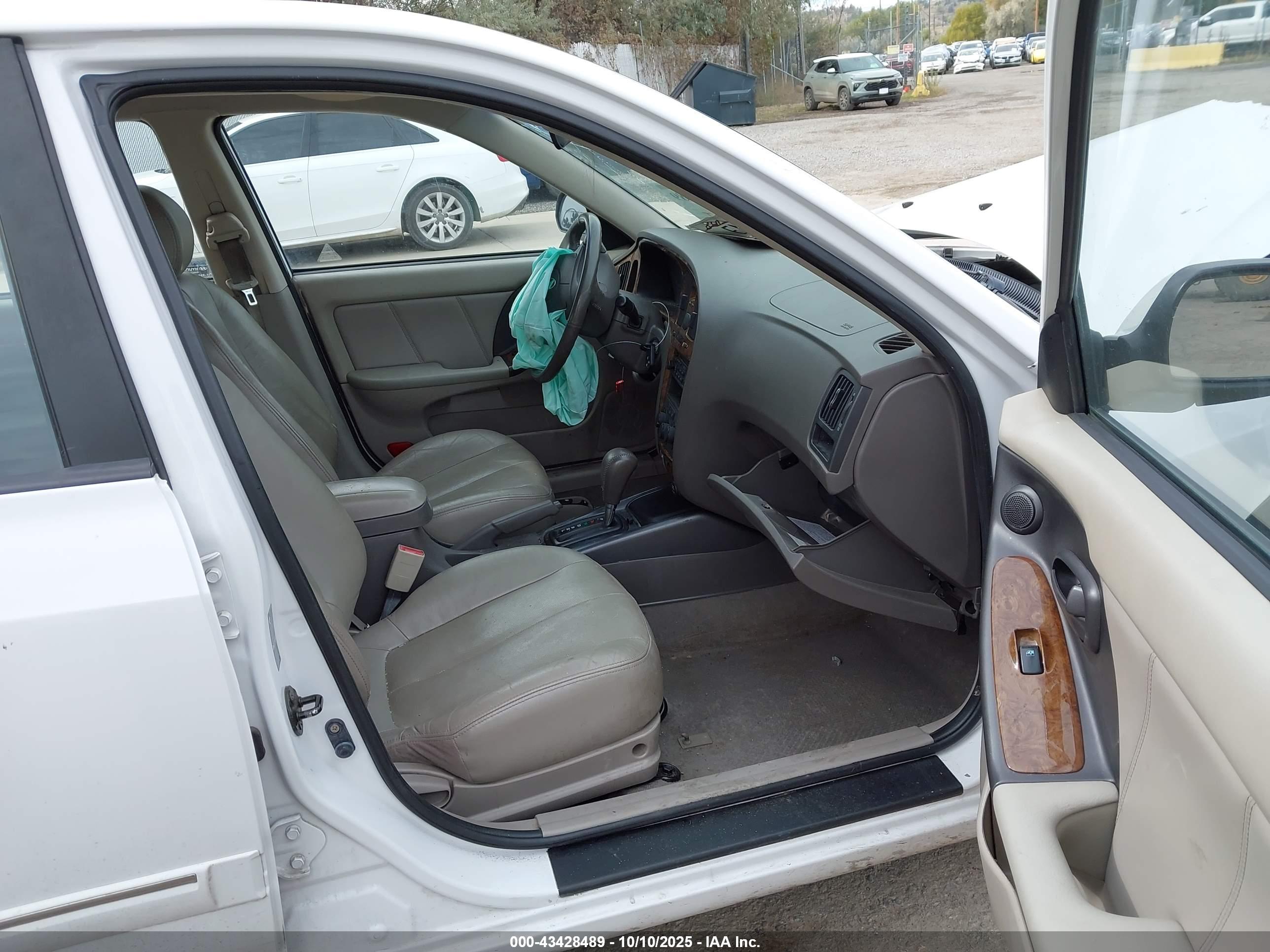 HYUNDAI ELANTRA image 5