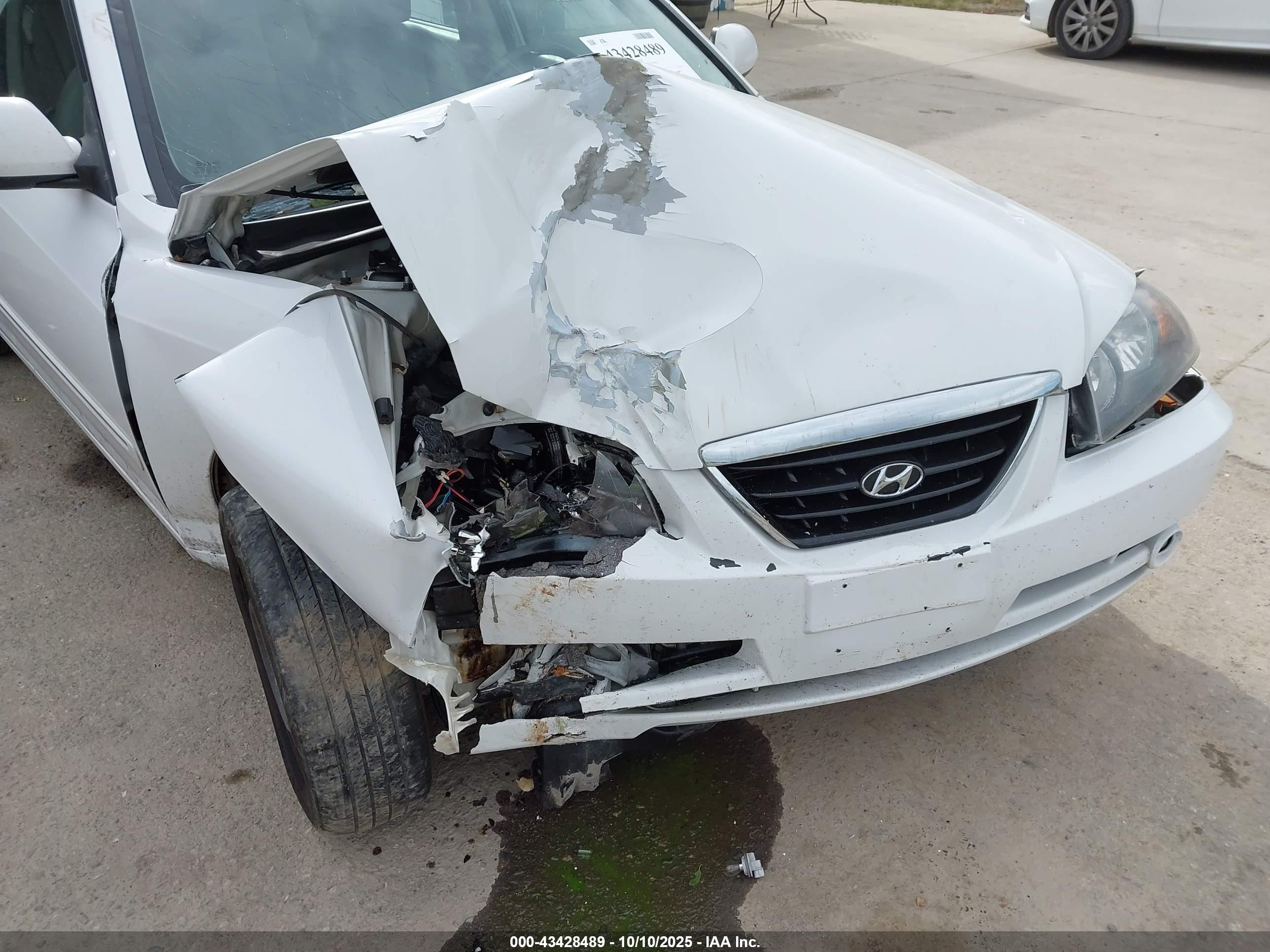 HYUNDAI ELANTRA image 6
