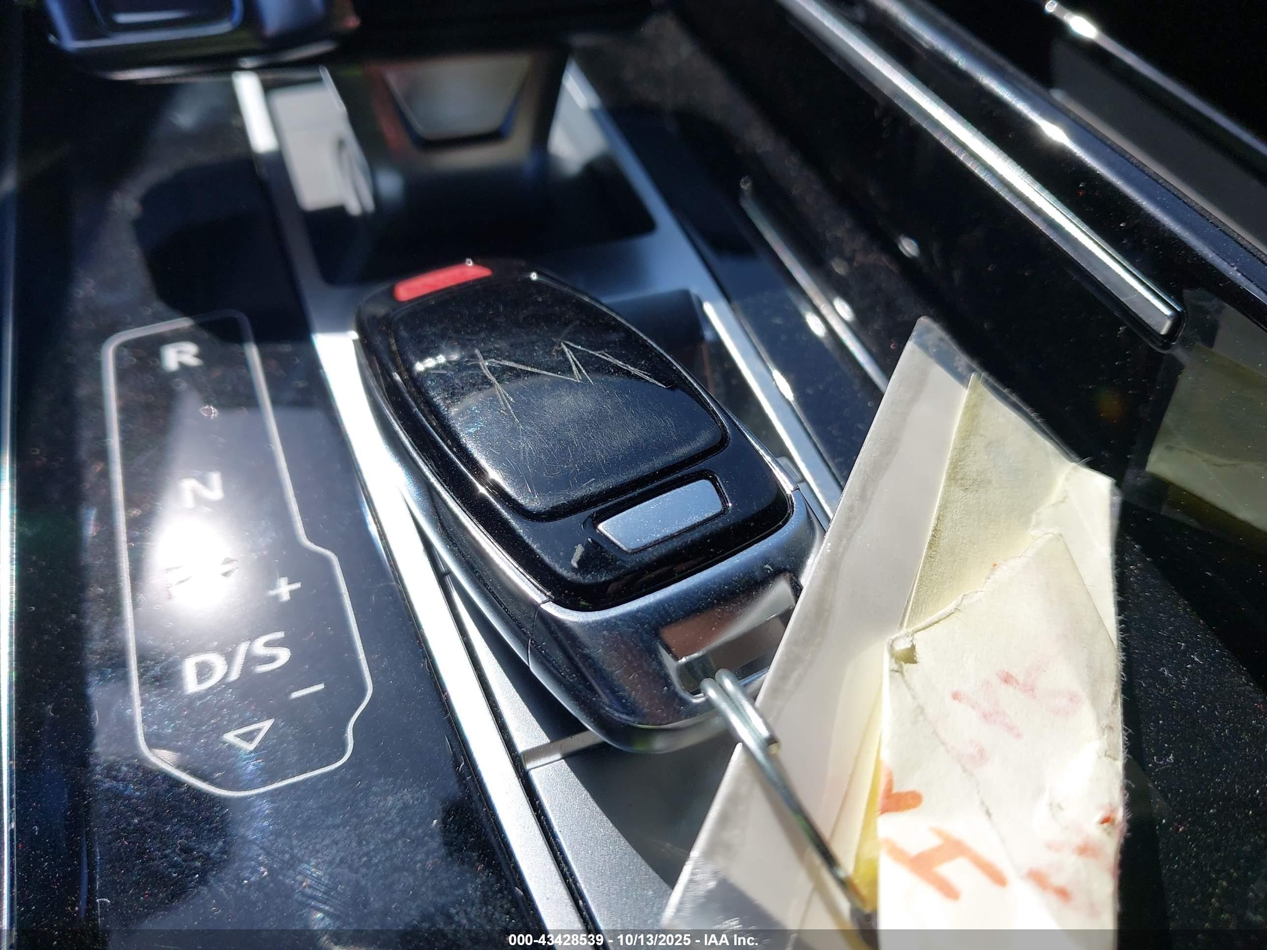 AUDI A8 image 11