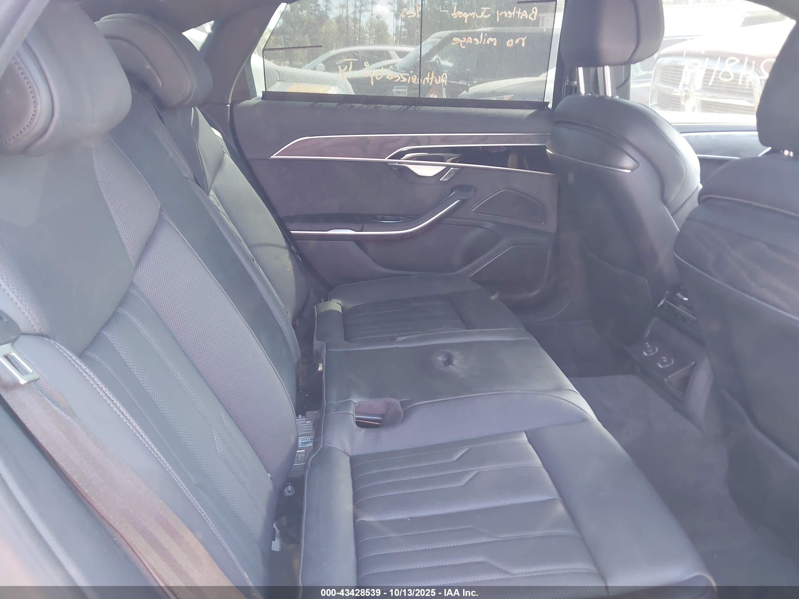 AUDI A8 image 8