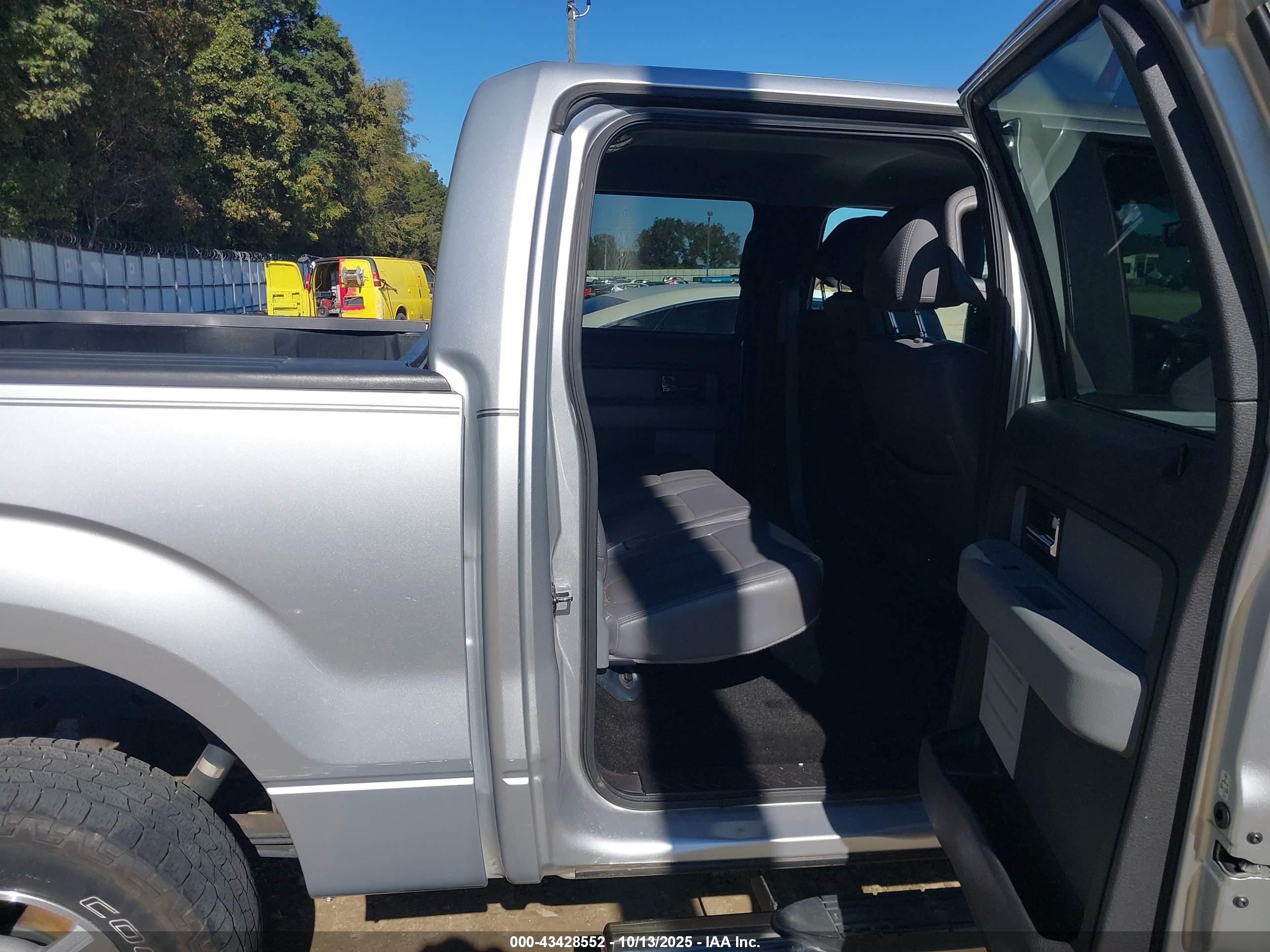 FORD F-150 image 8