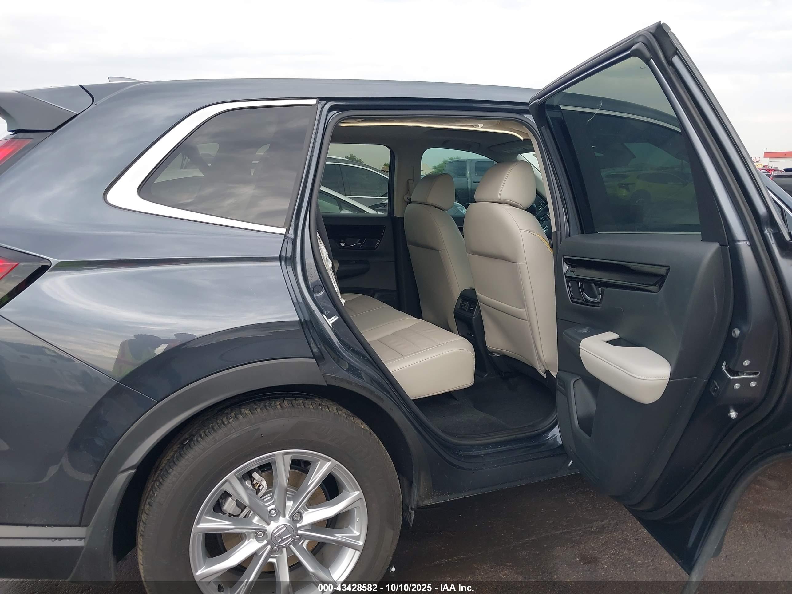 HONDA CR-V image 8