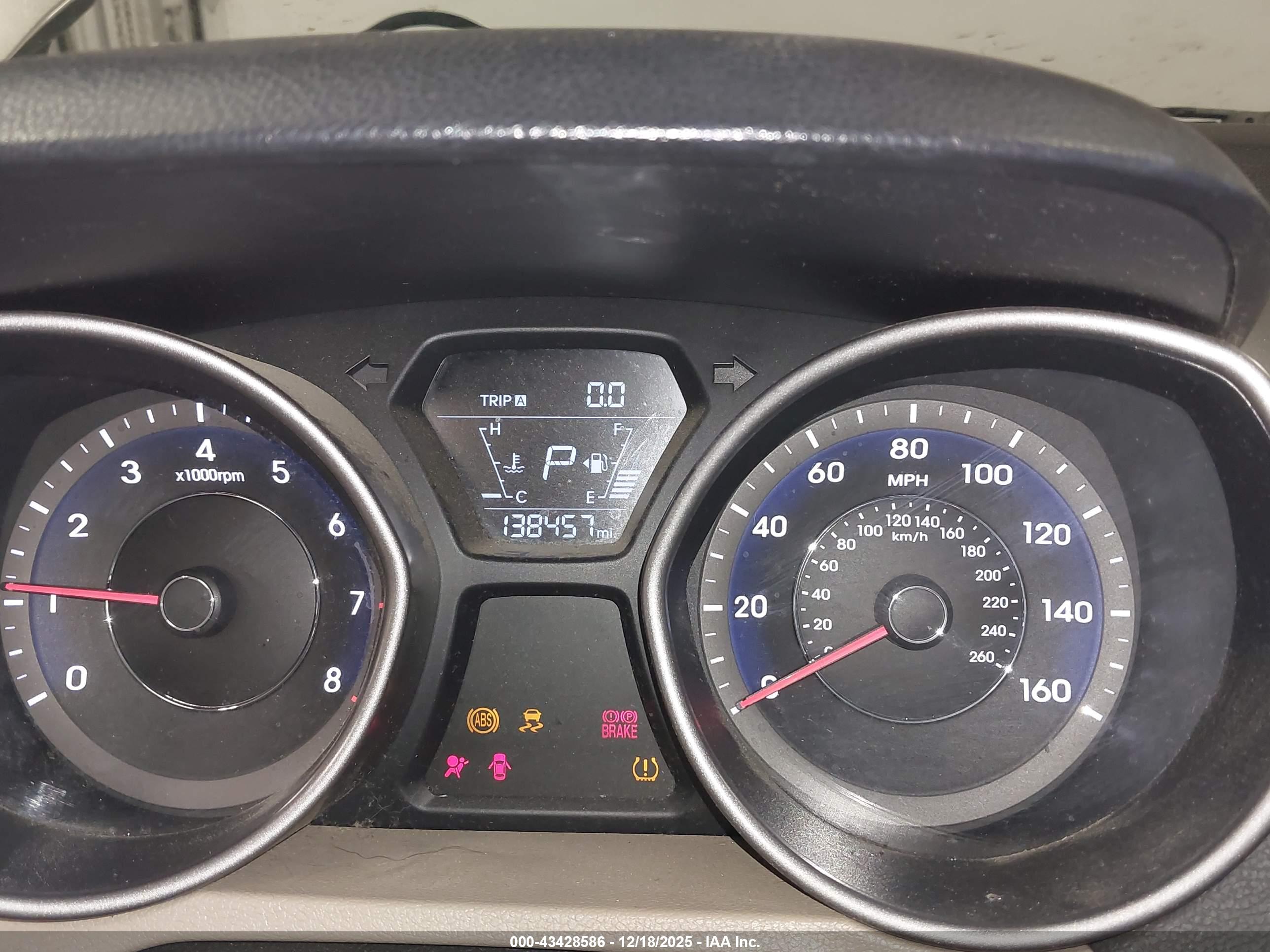 HYUNDAI ELANTRA image 7
