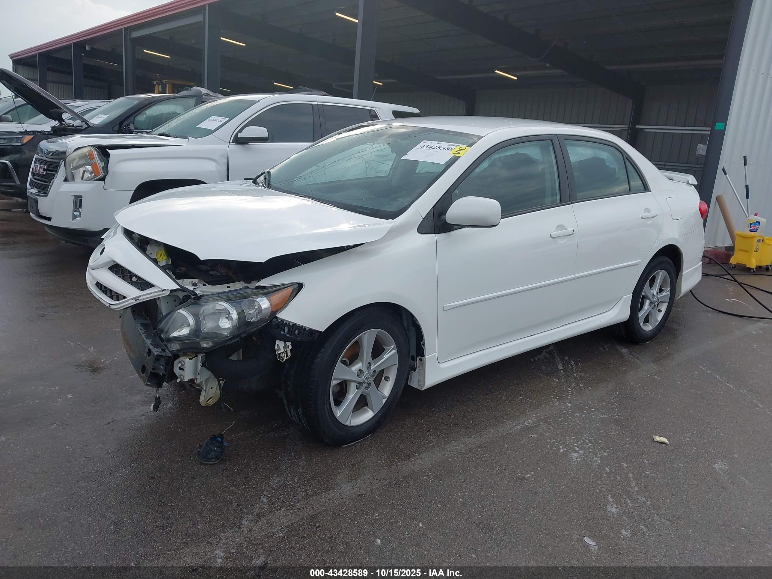 TOYOTA COROLLA image 2