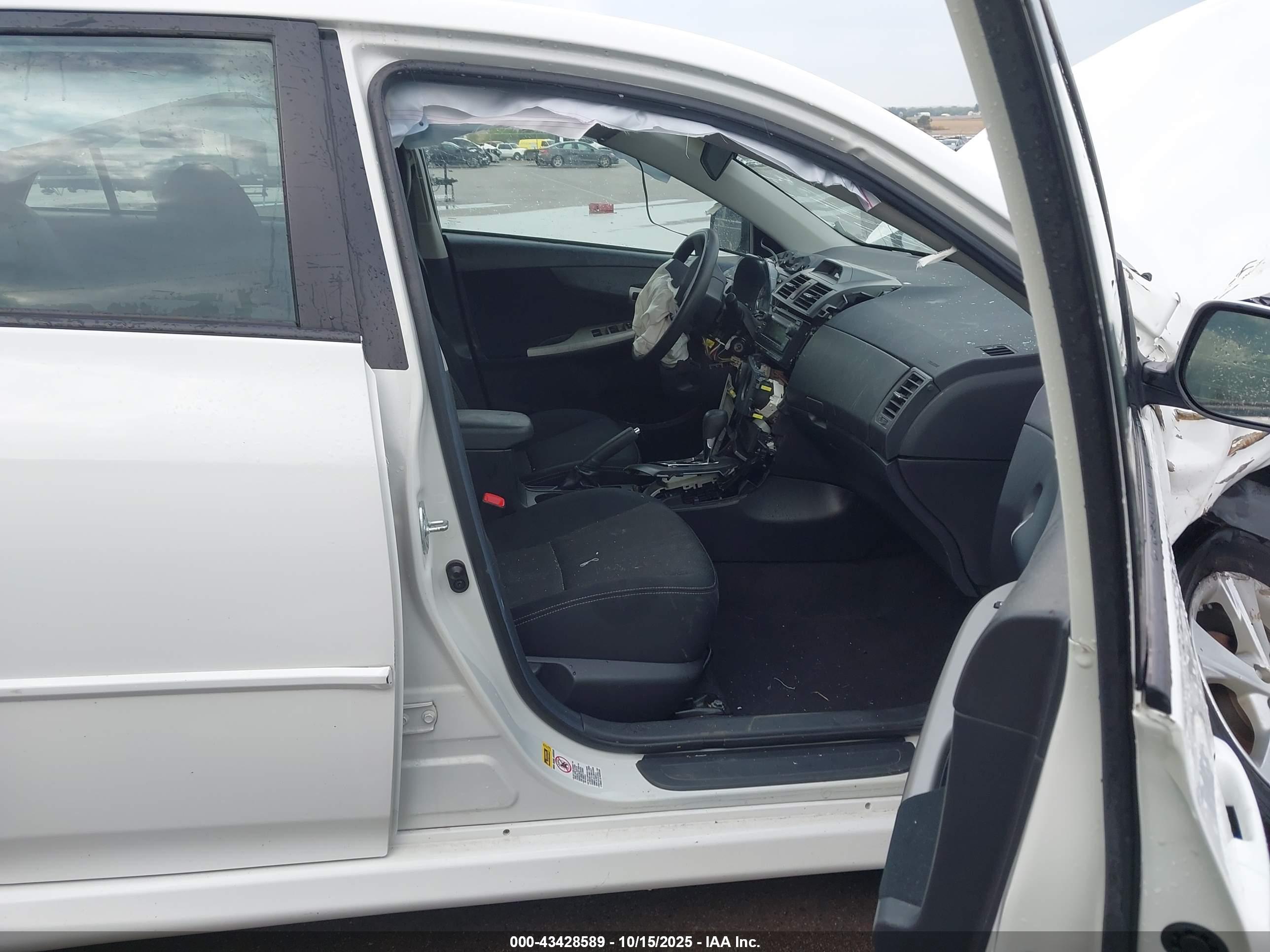 TOYOTA COROLLA image 5