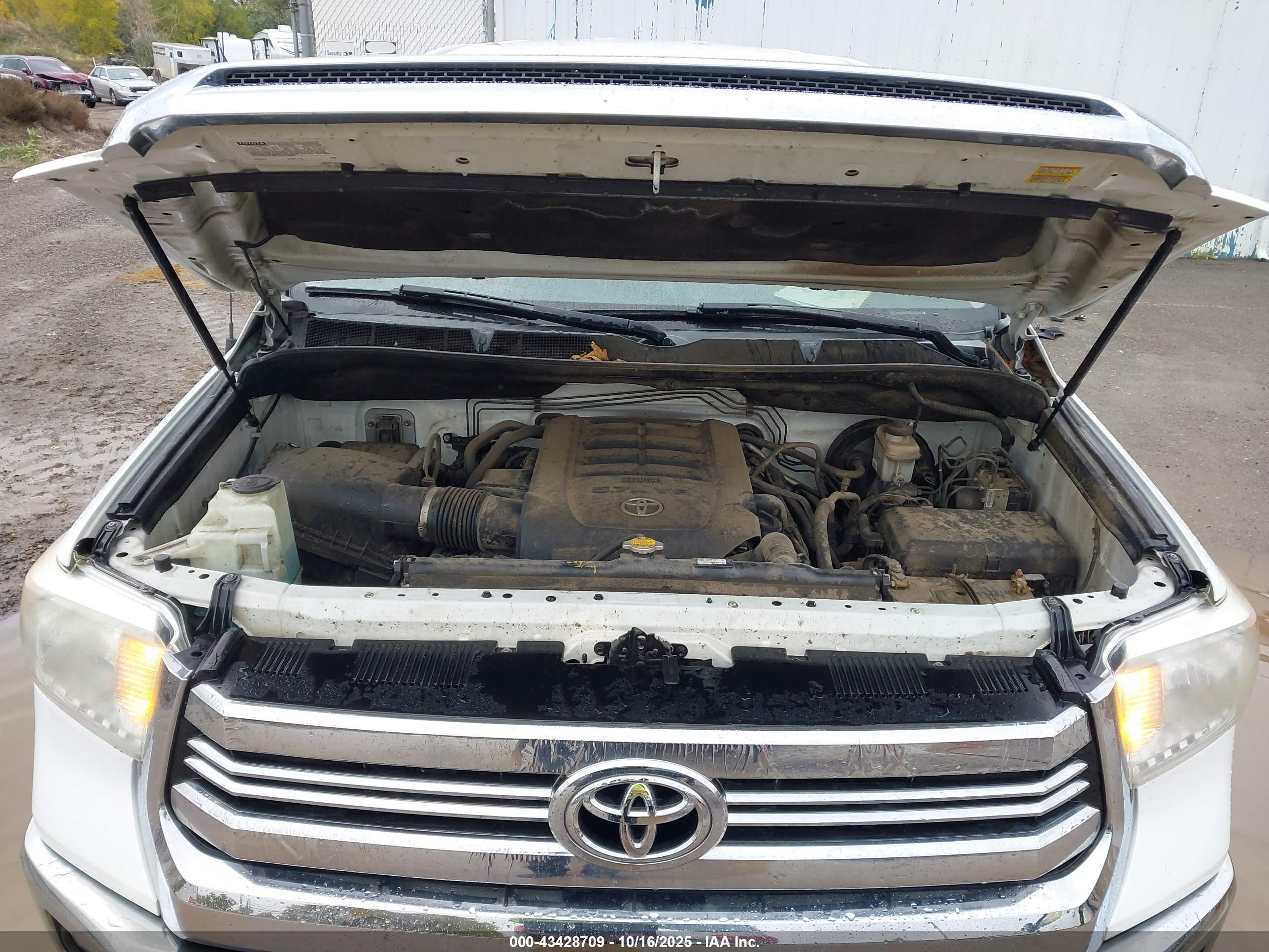 TOYOTA TUNDRA image 10